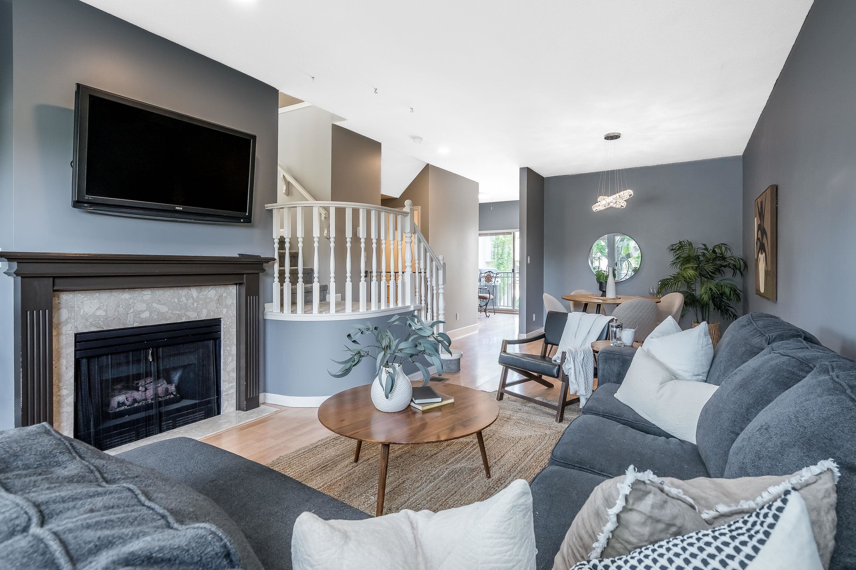 15411 Russell Avenue, White Rock, V4B 2R5 — photo 2