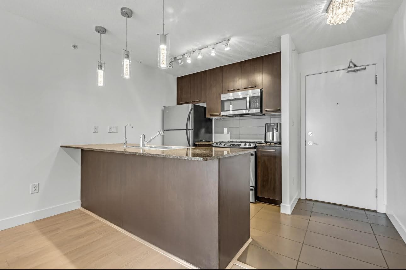 1103 - 2979 Glen Drive, Coquitlam, V3B 0B2 — photo 4