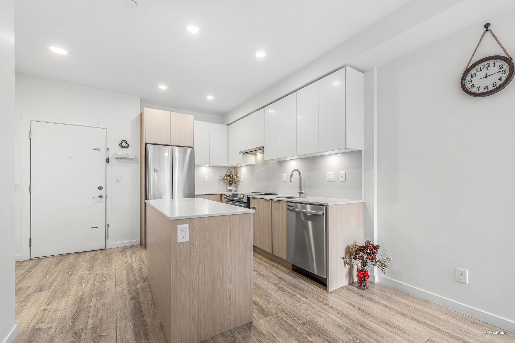 430 - 13968 Laurel Drive, Surrey, V3T 0S9 — photo 4