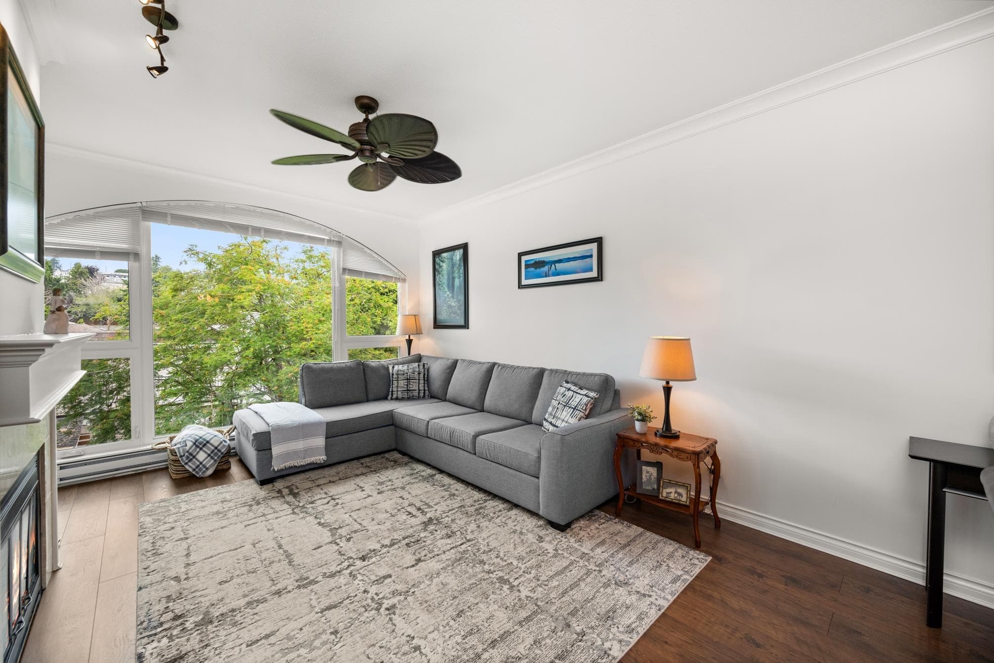 309 - 15809 Marine Drive, White Rock, V4B 1E7 — photo 2
