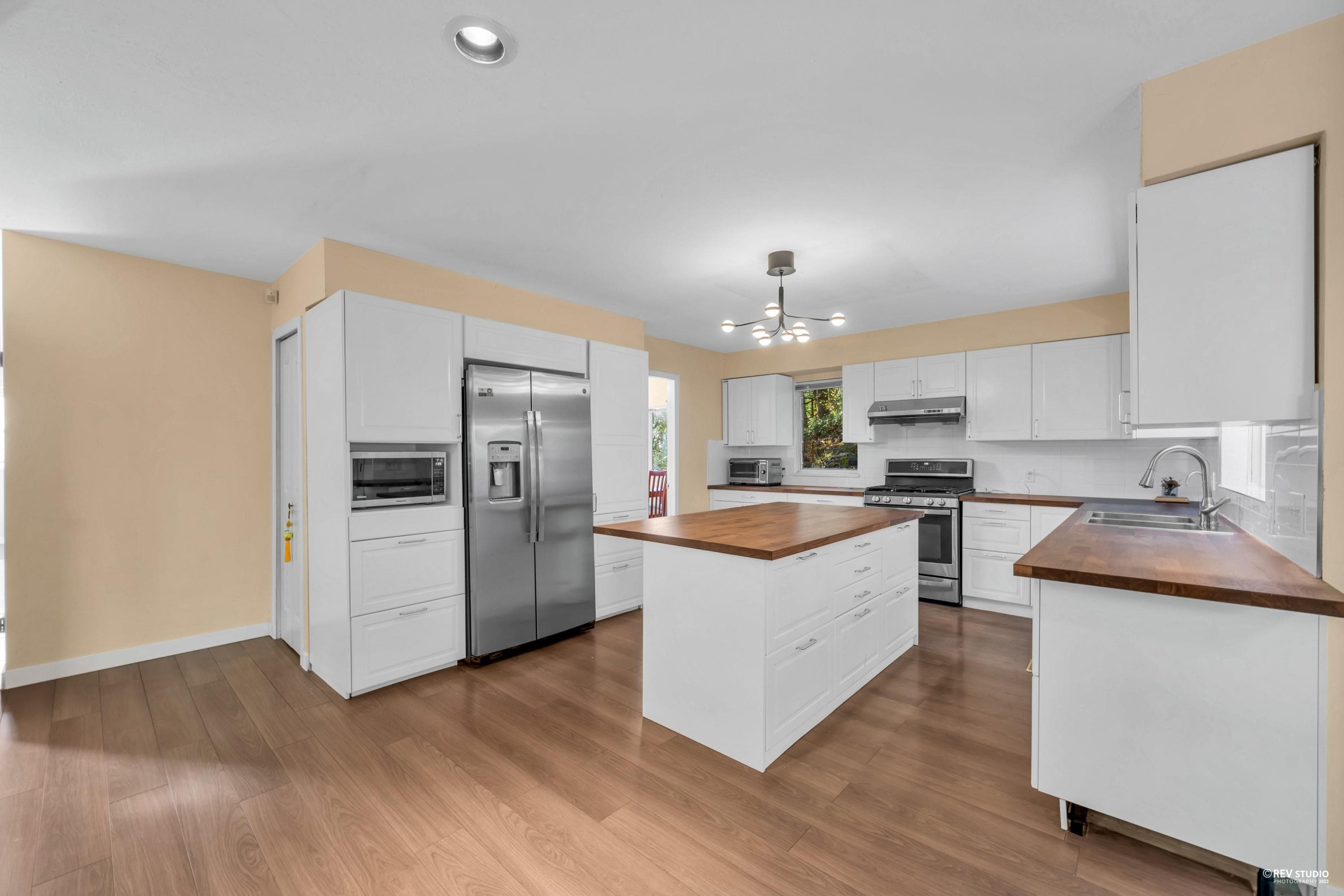 2233 Monashee Court, Coquitlam, V3K 6P7 — photo 5