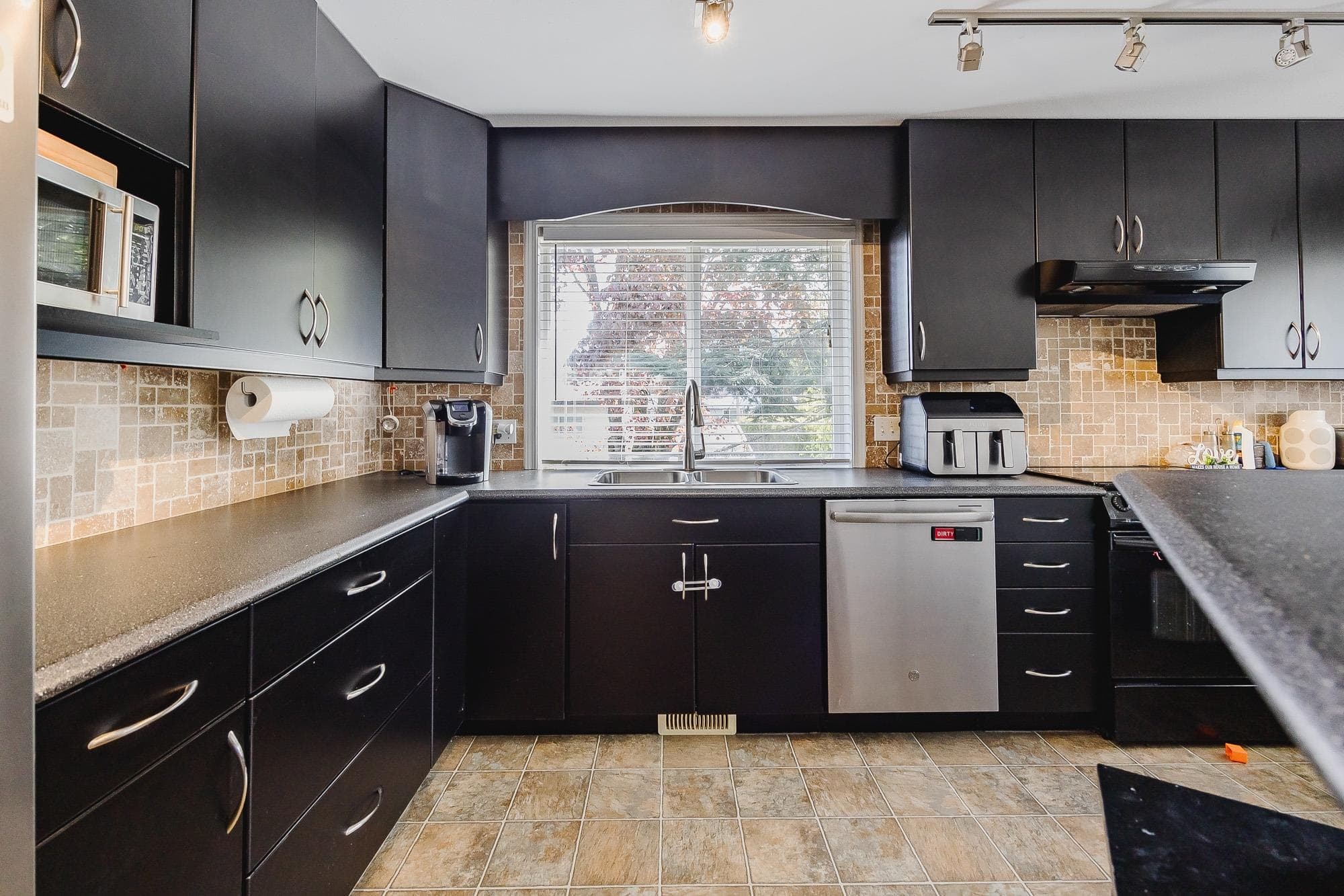 2 - 45821 Thomas Road, Chilliwack, V2R 1B8 — photo 4