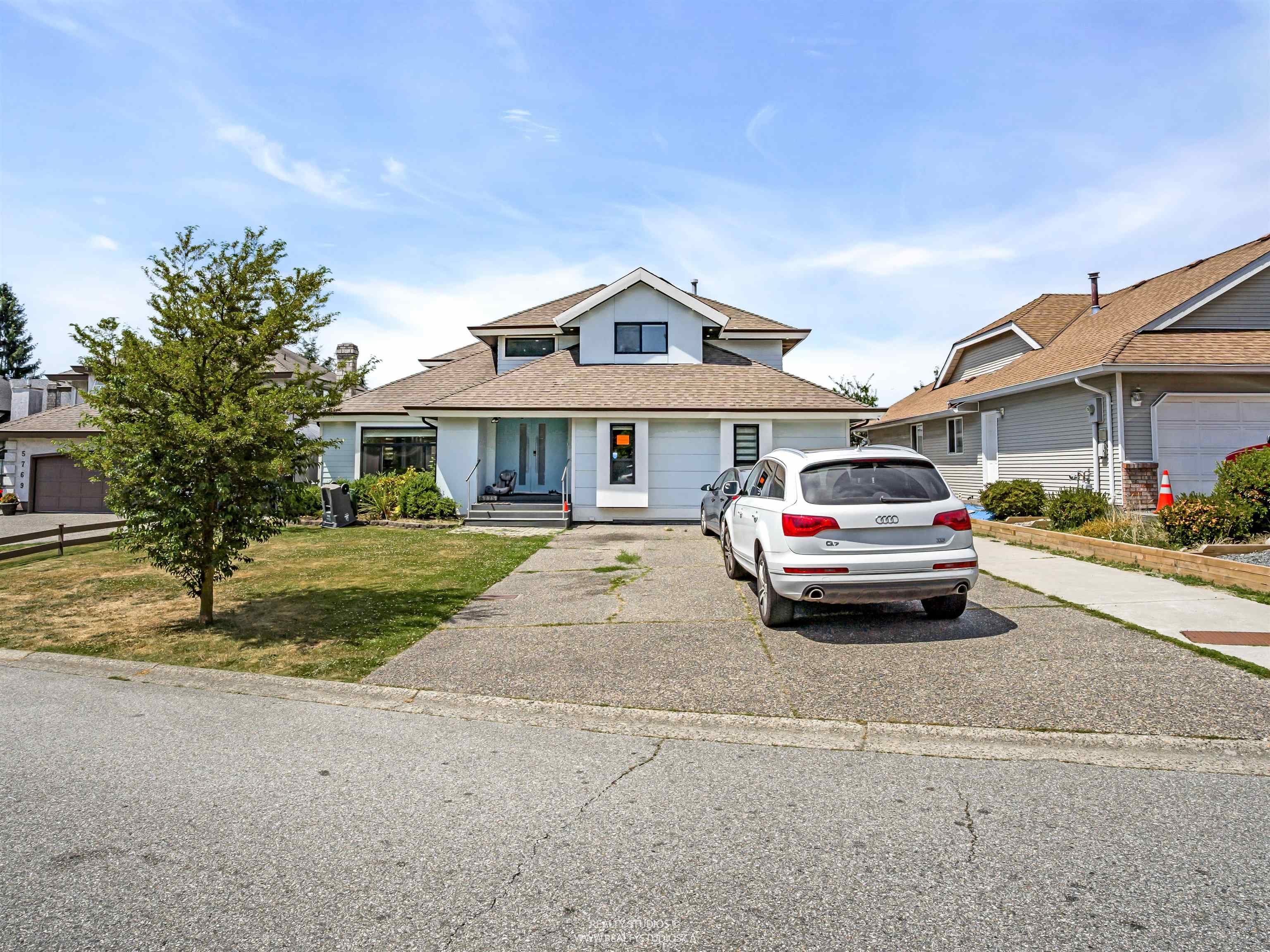 5775 184a Street, Surrey, V3S 7T1 — photo 2