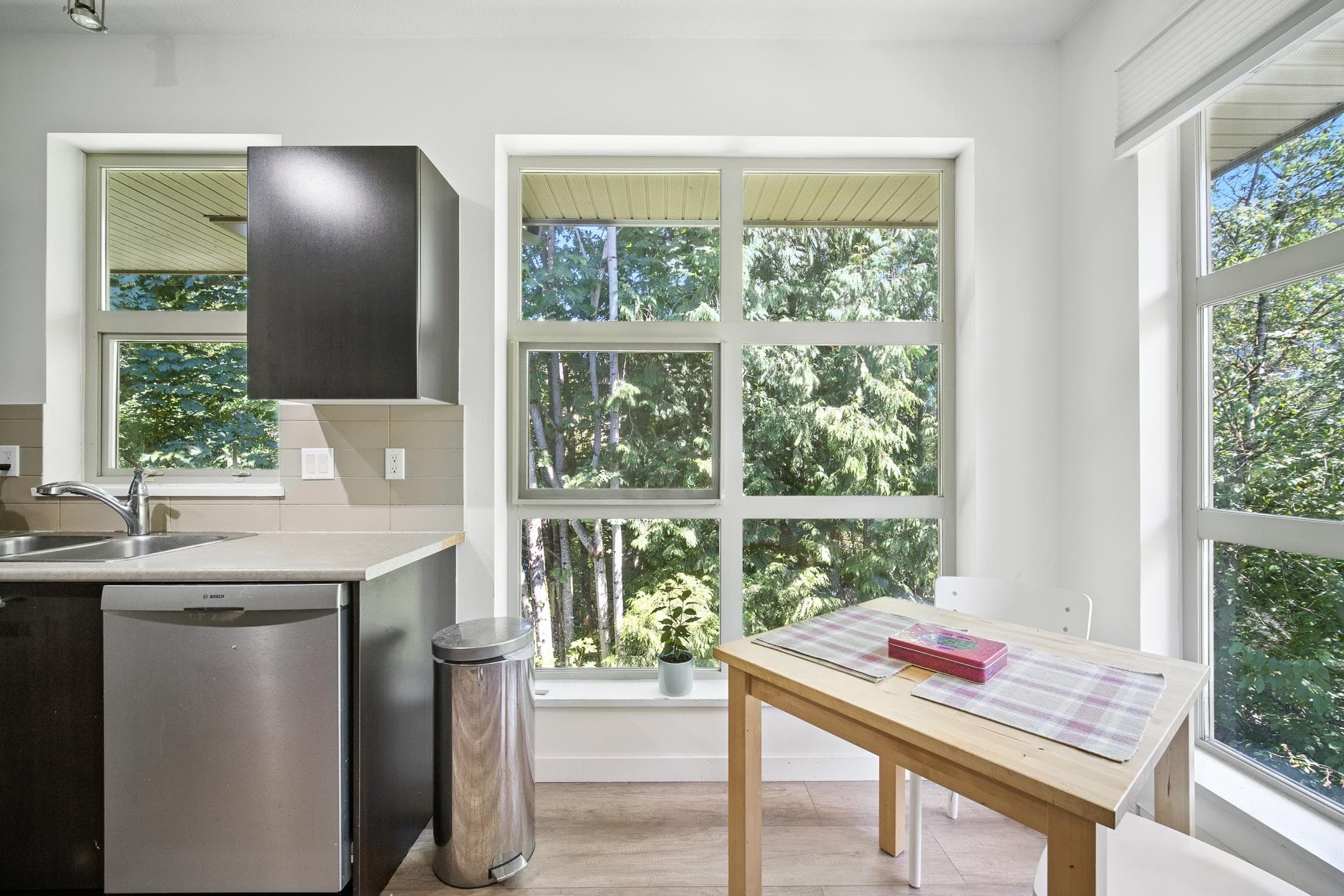 407 - 9319 University Crescent, Burnaby, V5A 4Y5 — photo 5