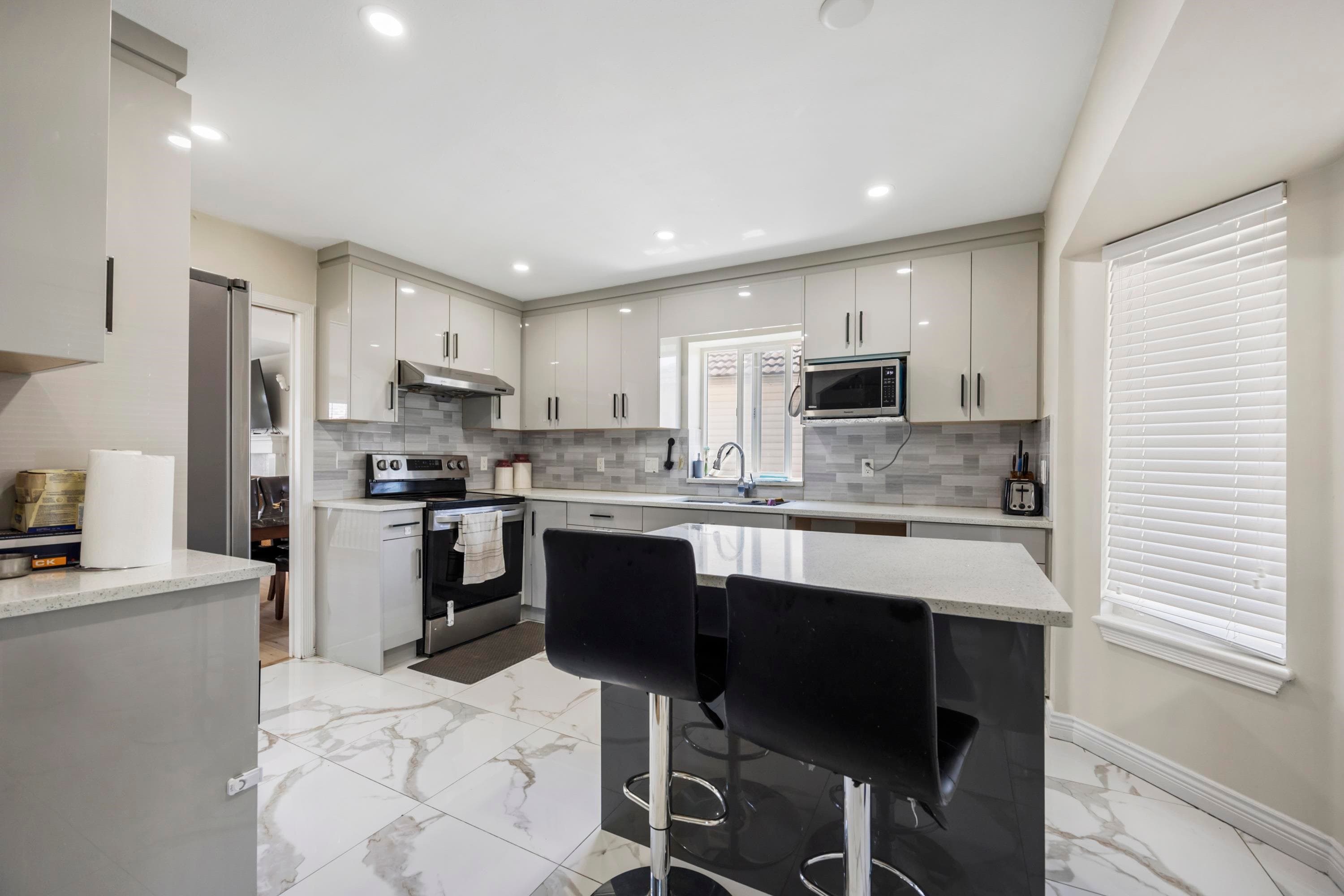 30516 Robin Drive, Abbotsford, V2T 5S1 — photo 5