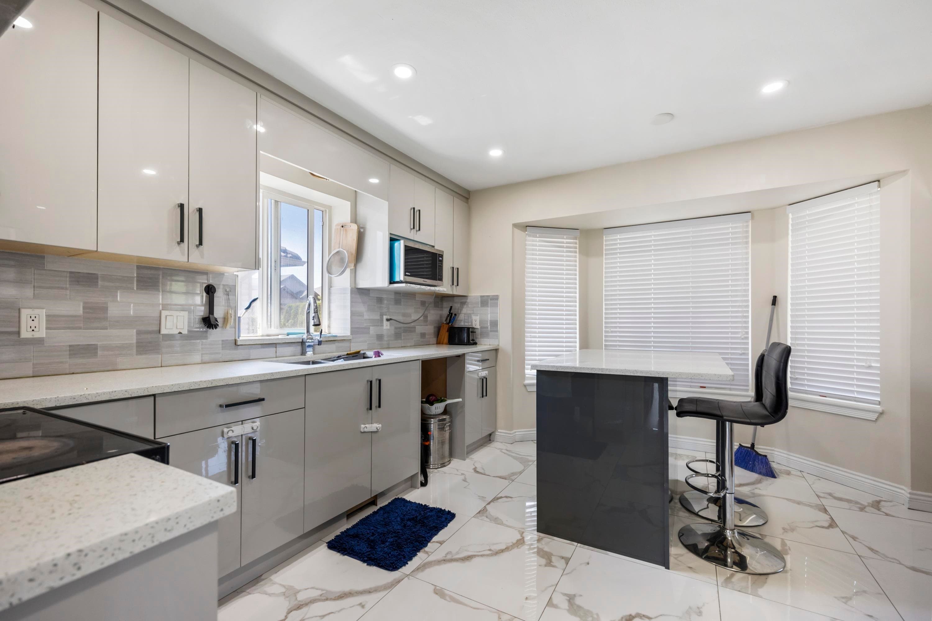 30516 Robin Drive, Abbotsford, V2T 5S1 — photo 4