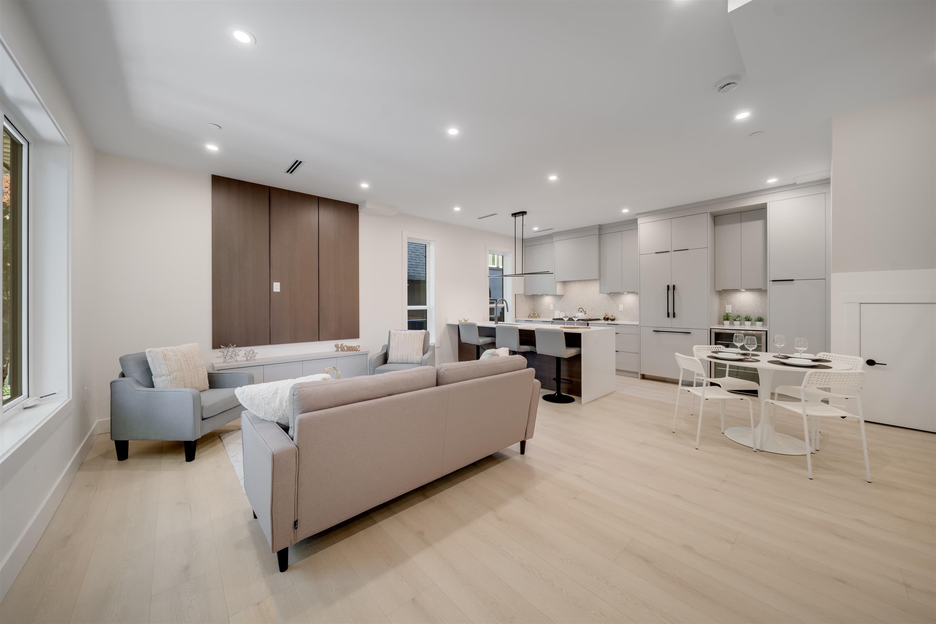 1 - 3836 W 8th Avenue, Vancouver, V6R 1Z4 — photo 3