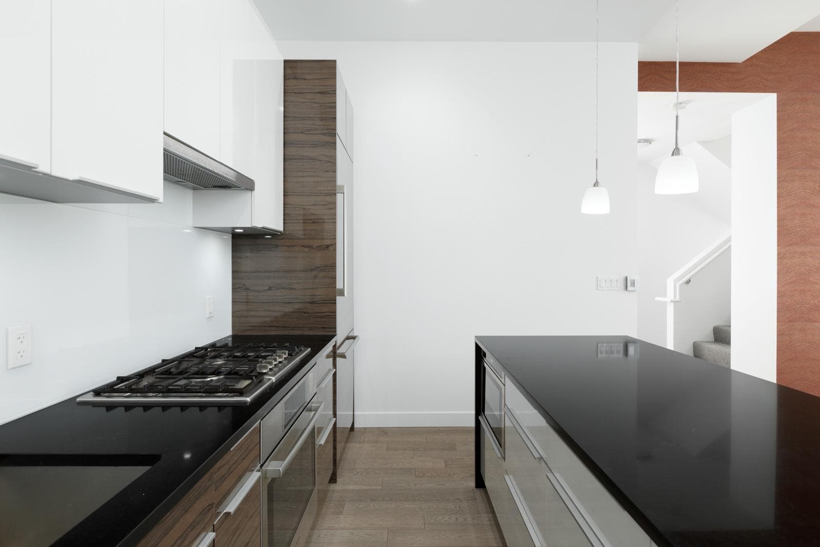 510 W 28th Avenue, Vancouver, V5Z 2Y8 — photo 1