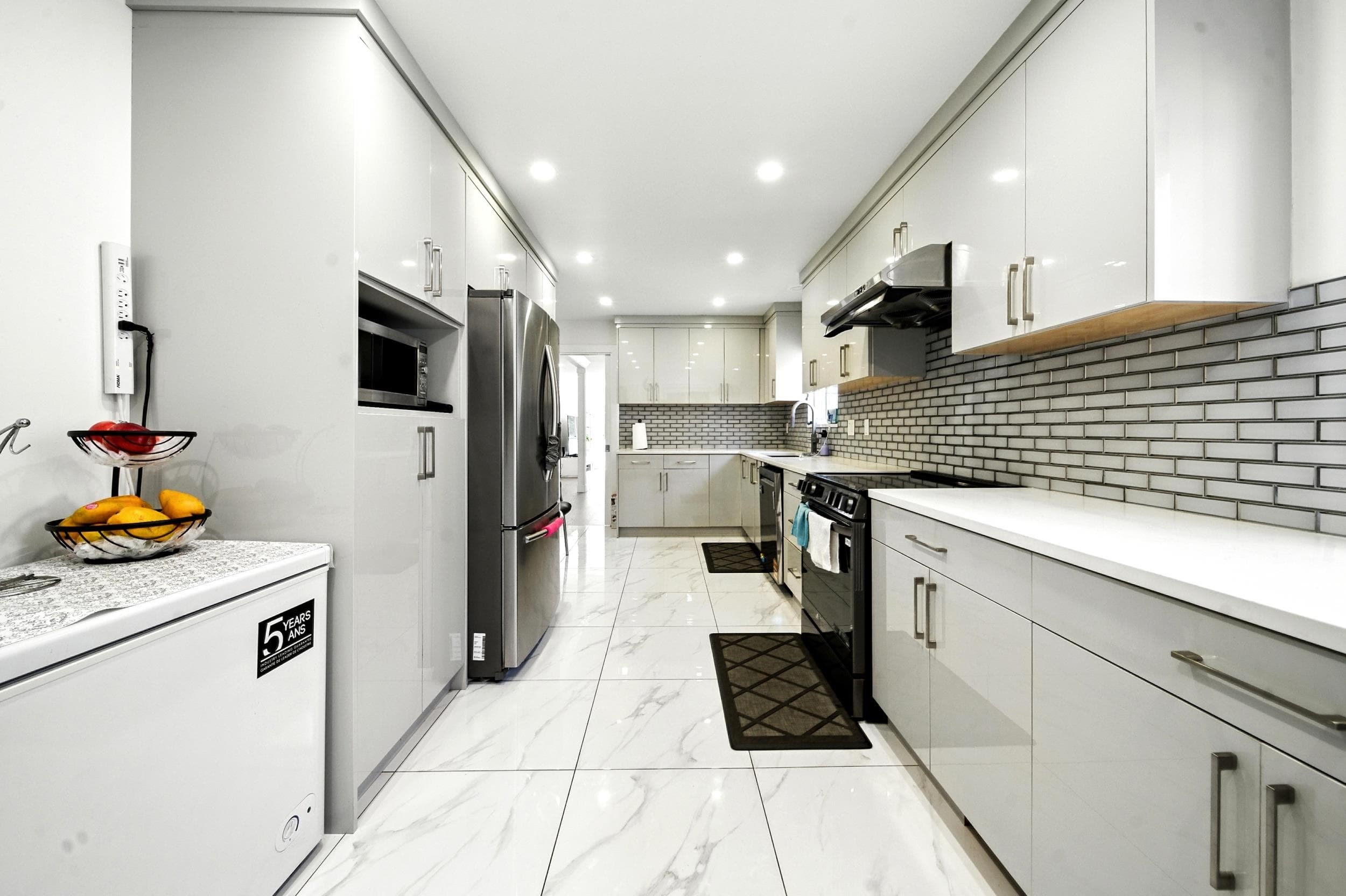 2545 E 43rd Avenue, Vancouver, V5R 5V7 — photo 5