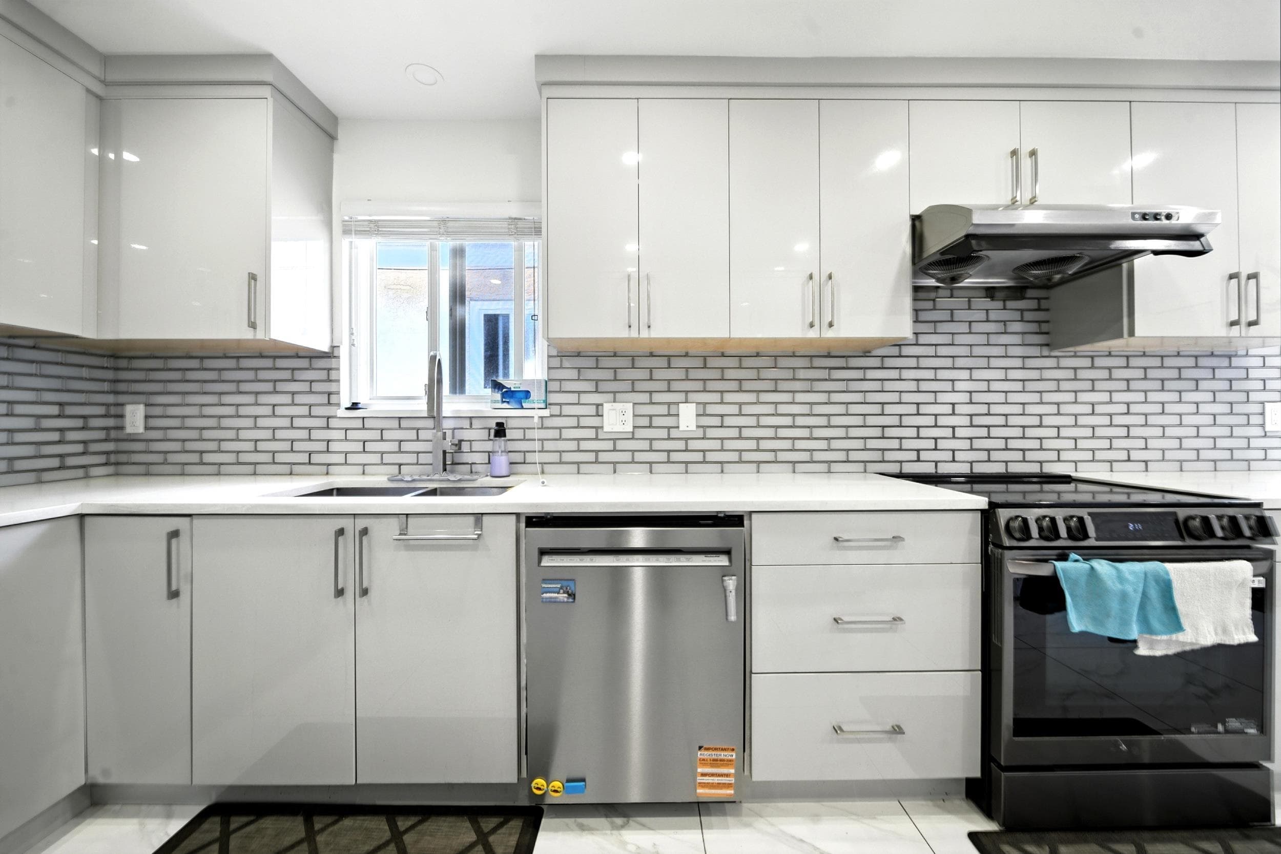 2545 E 43rd Avenue, Vancouver, V5R 5V7 — photo 4