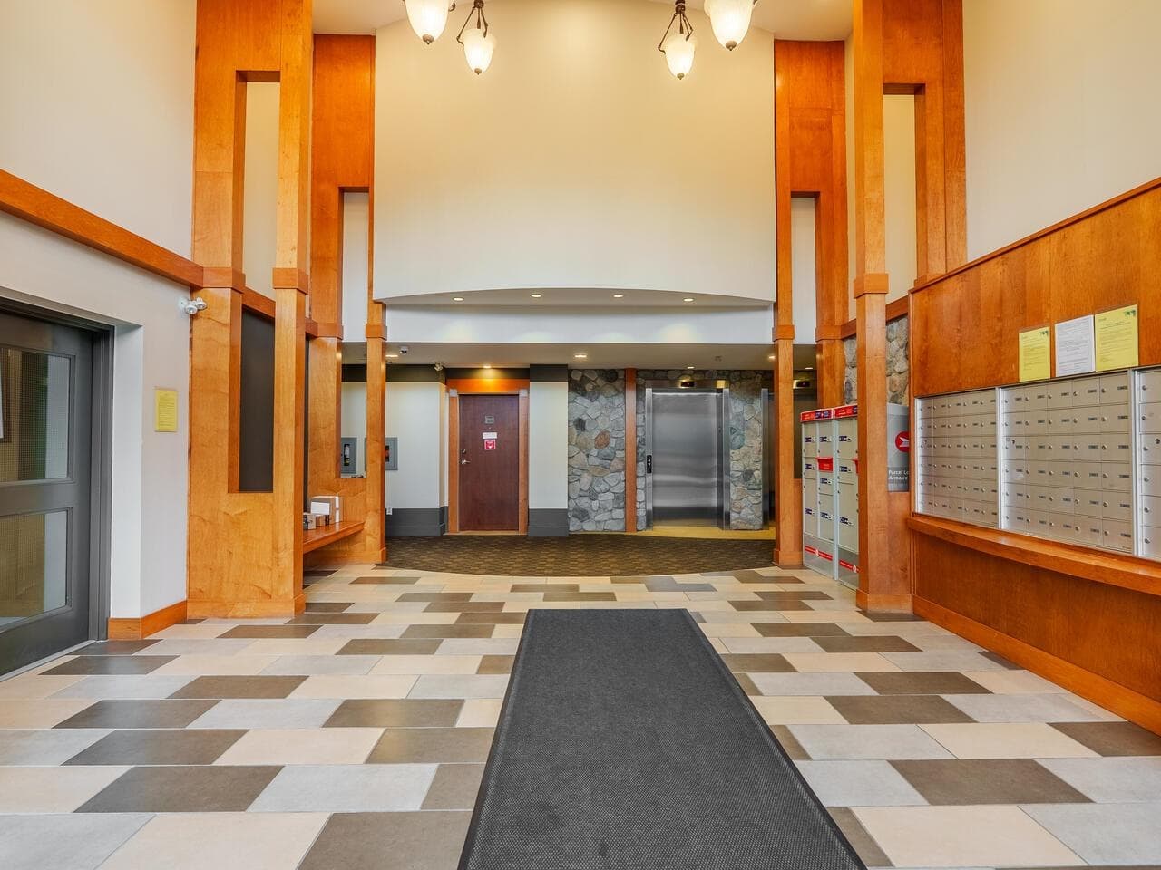 105 - 100 Capilano Road, Port Moody, V3H 5M9 — photo 2