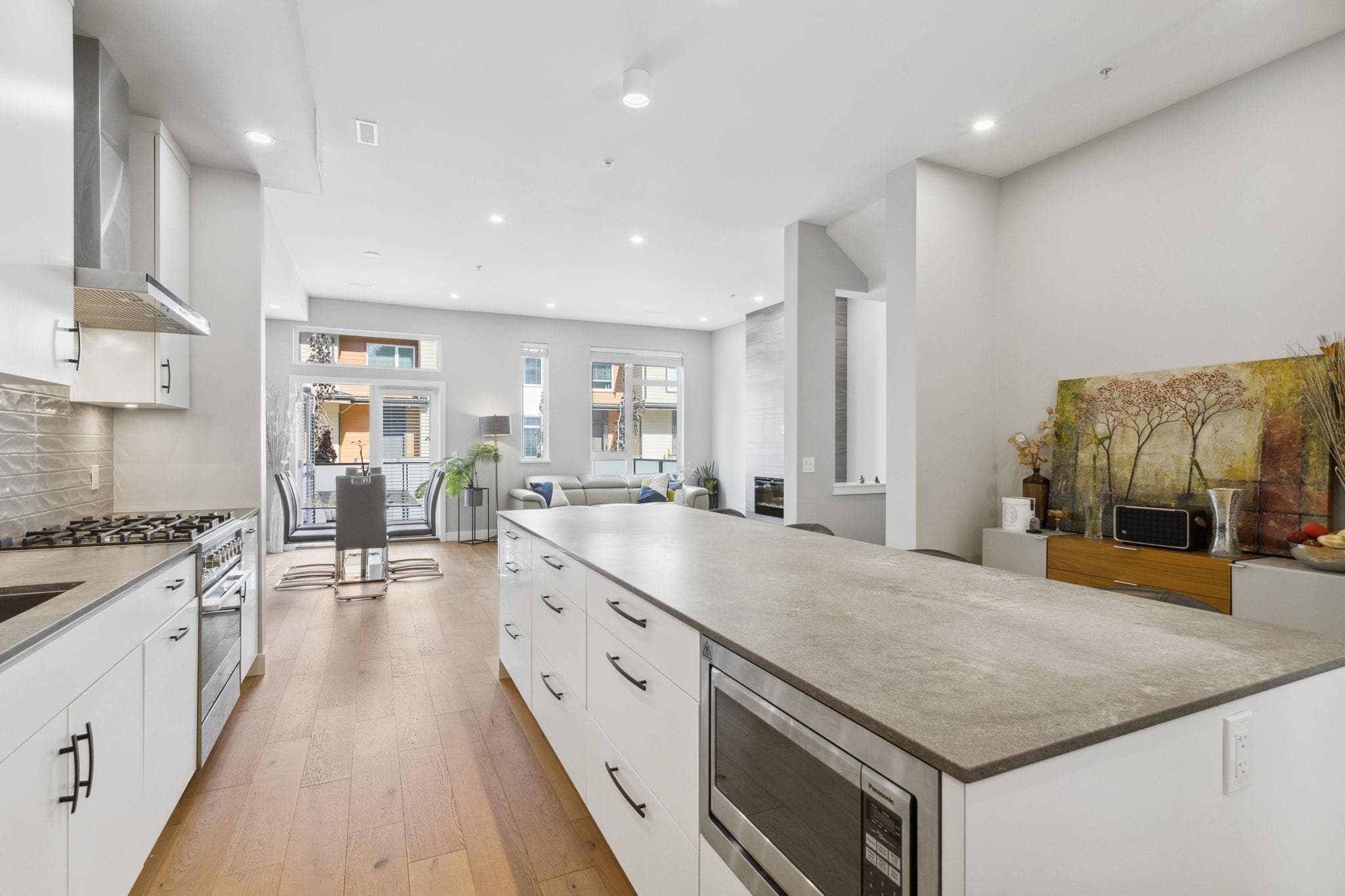4684 Capilano Road, North Vancouver, V7R 4K3 — photo 2