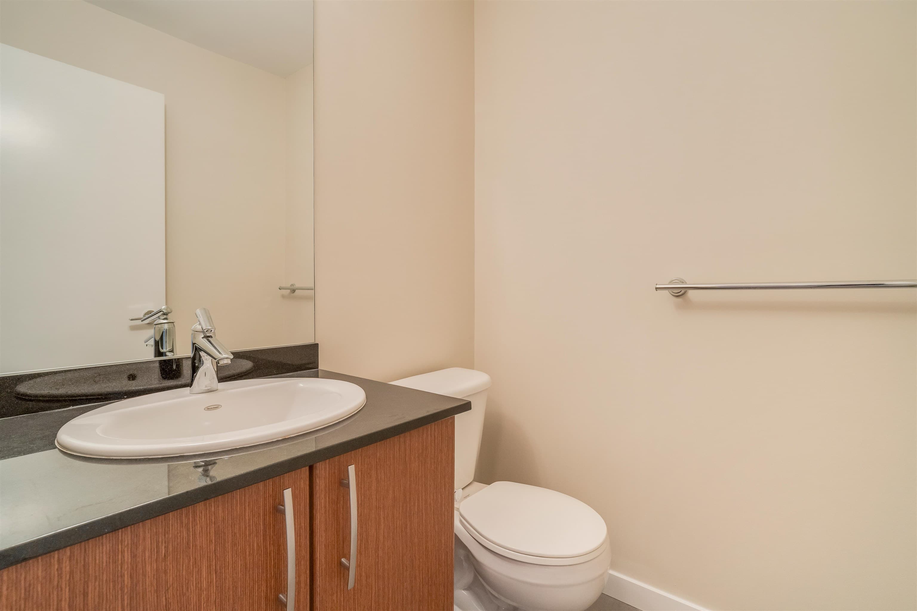 402 - 7339 Macpherson Avenue, Burnaby, V5J 0B1 — photo 4