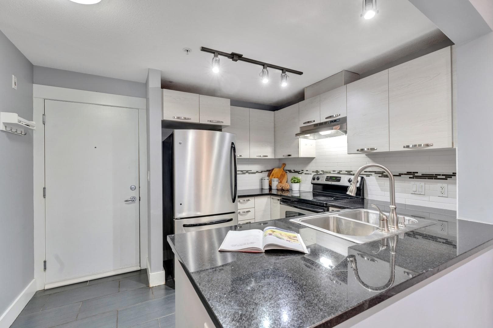 308 - 7478 Byrnepark Walk, Burnaby, V3N 0B5 — photo 4