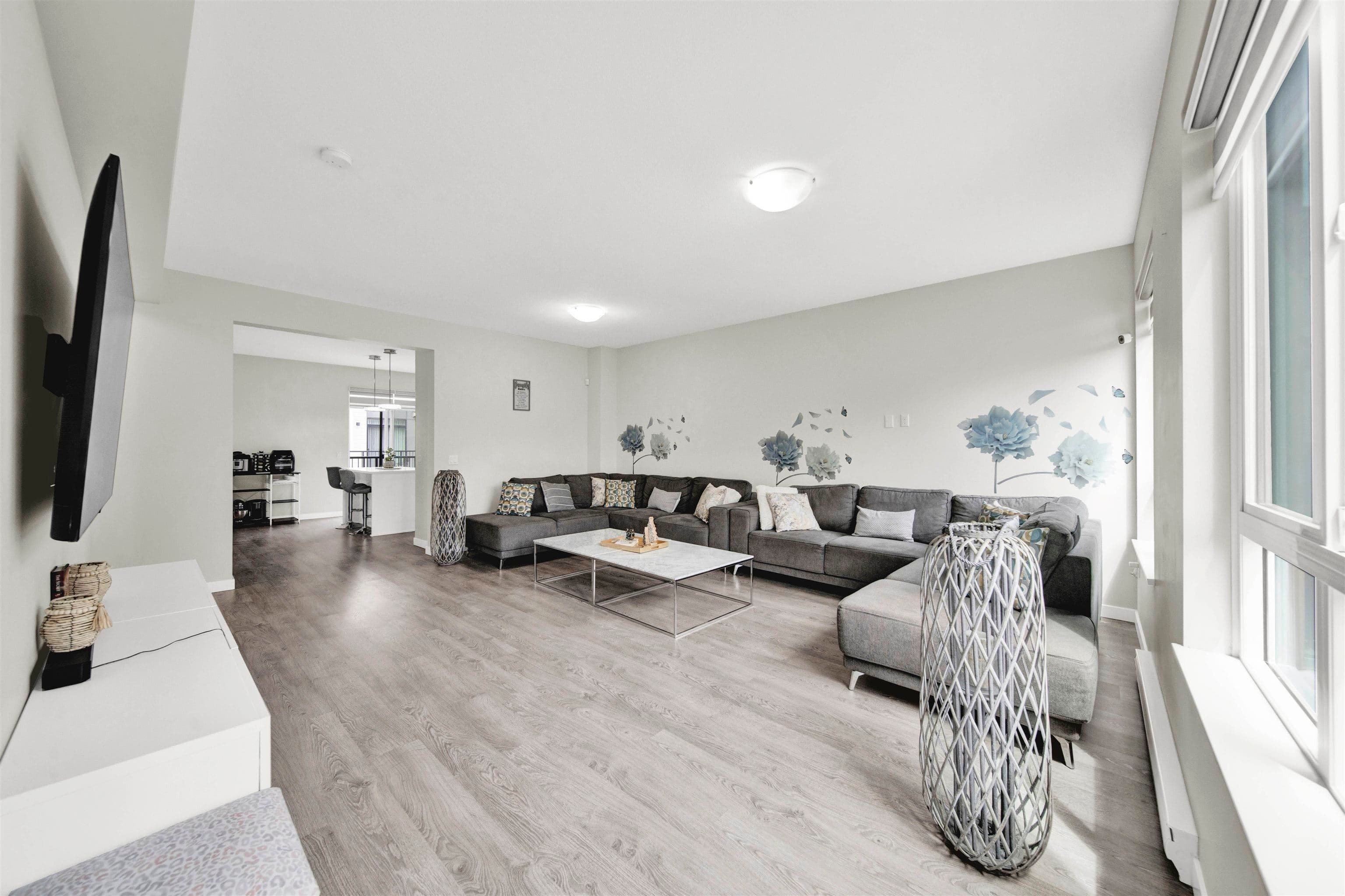 147 - 15111 Edmund Drive, Surrey, V3S 0A5 — photo 2