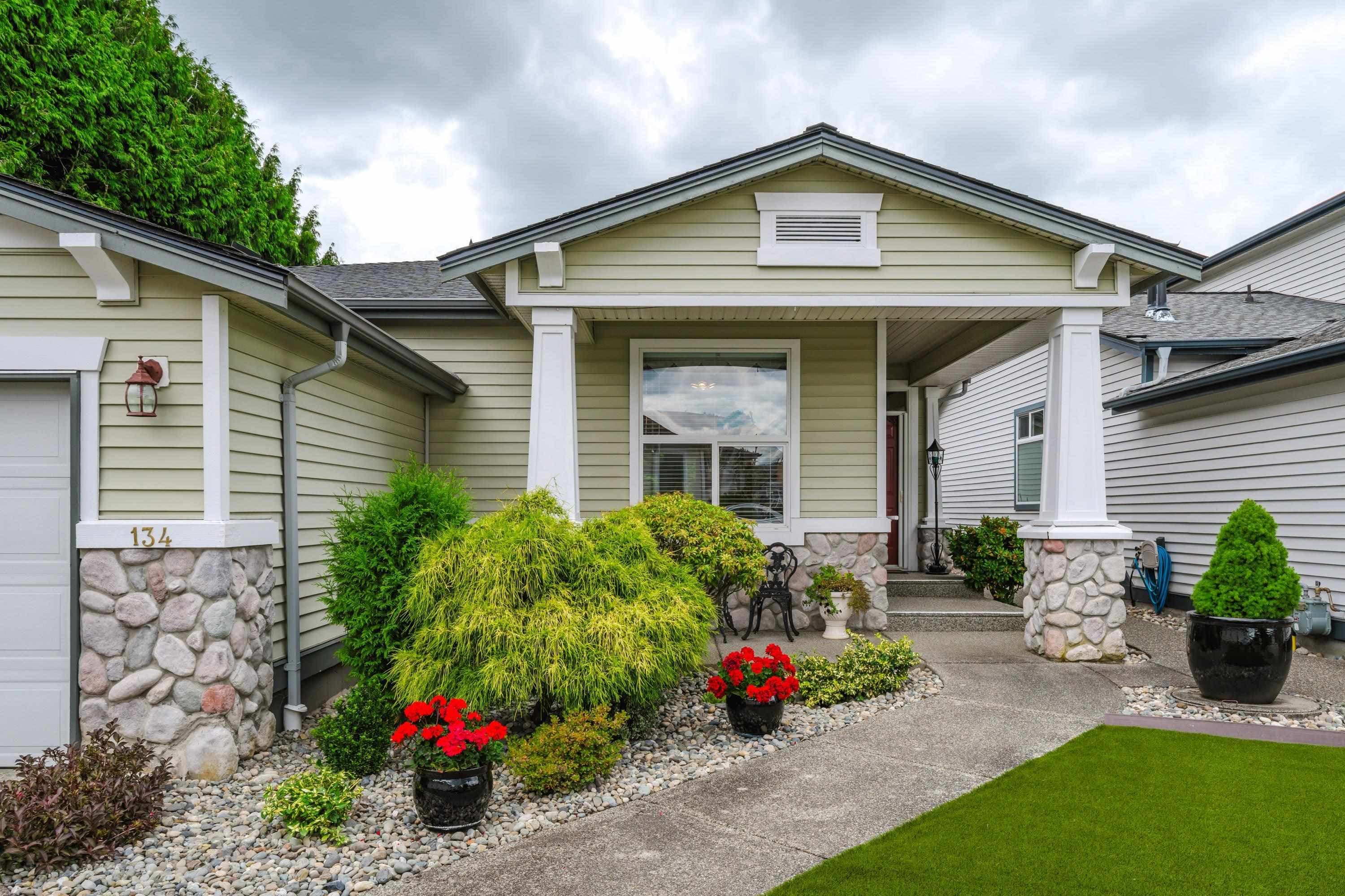 134 - 19639 Meadow Gardens Way, Pitt Meadows, V3Y 2T5 — photo 2
