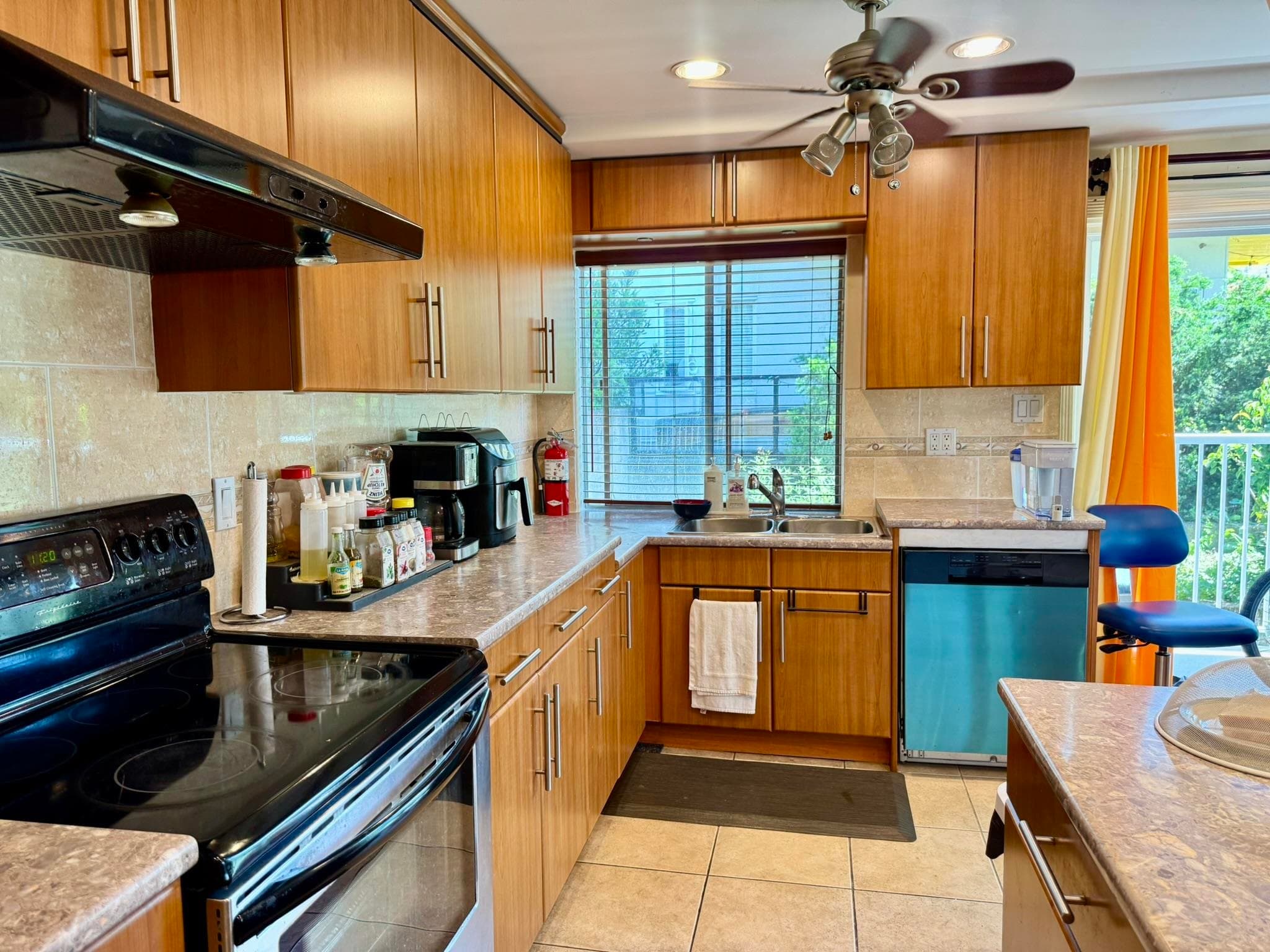 208 - 815 Fourth Avenue, New Westminster, V3M 1S8 — photo 1