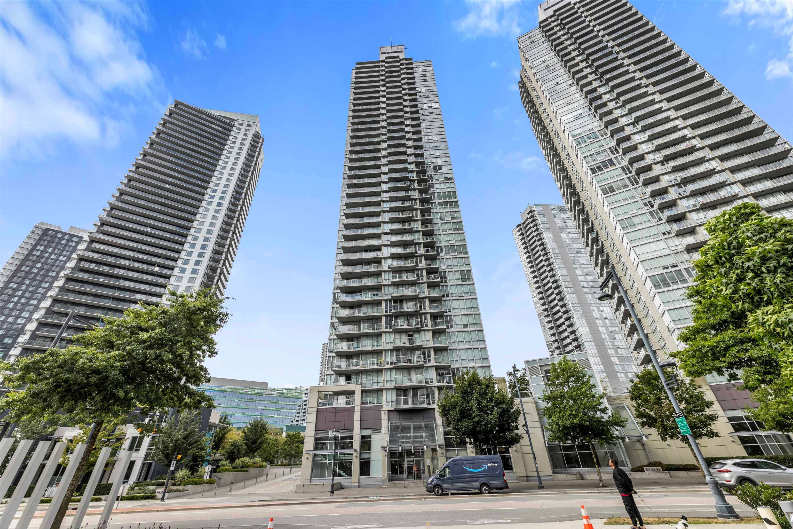 2506 - 9981 Whalley Boulevard, Surrey, V3T 0G6 — photo 1