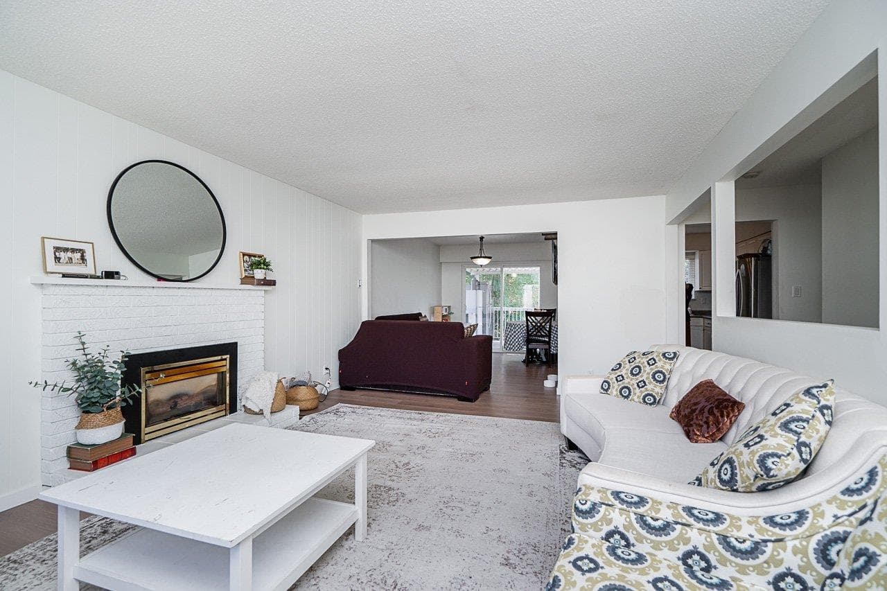 13728 Blackburn Avenue, White Rock, V4B 2Y8 — photo 3