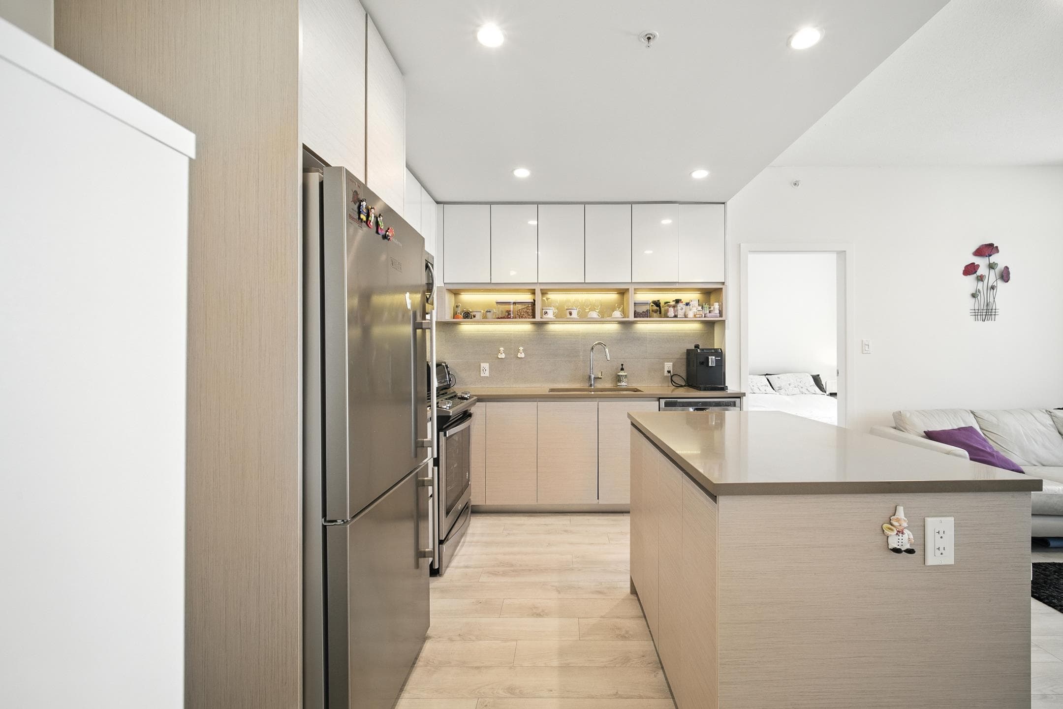 1106 - 8850 University Crescent, Burnaby, V5A 0C8 — photo 2