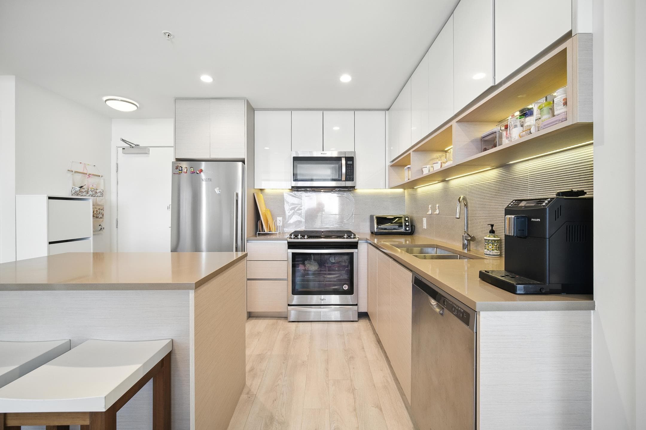 1106 - 8850 University Crescent, Burnaby, V5A 0C8 — photo 3