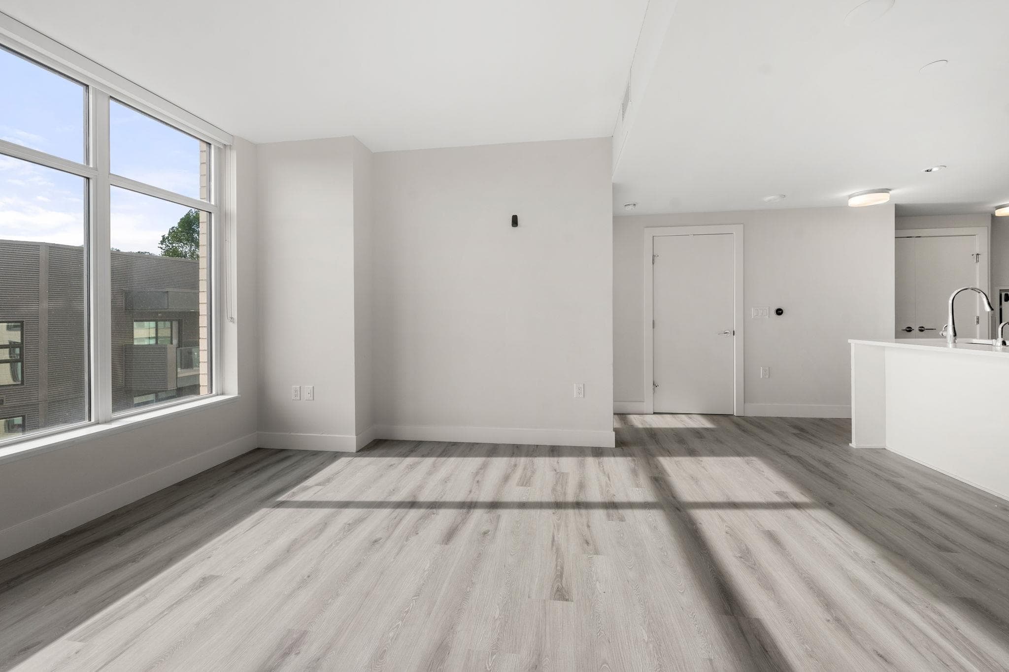 609 - 3451 Sawmill Crescent, Vancouver, V5S 0H3 — photo 2