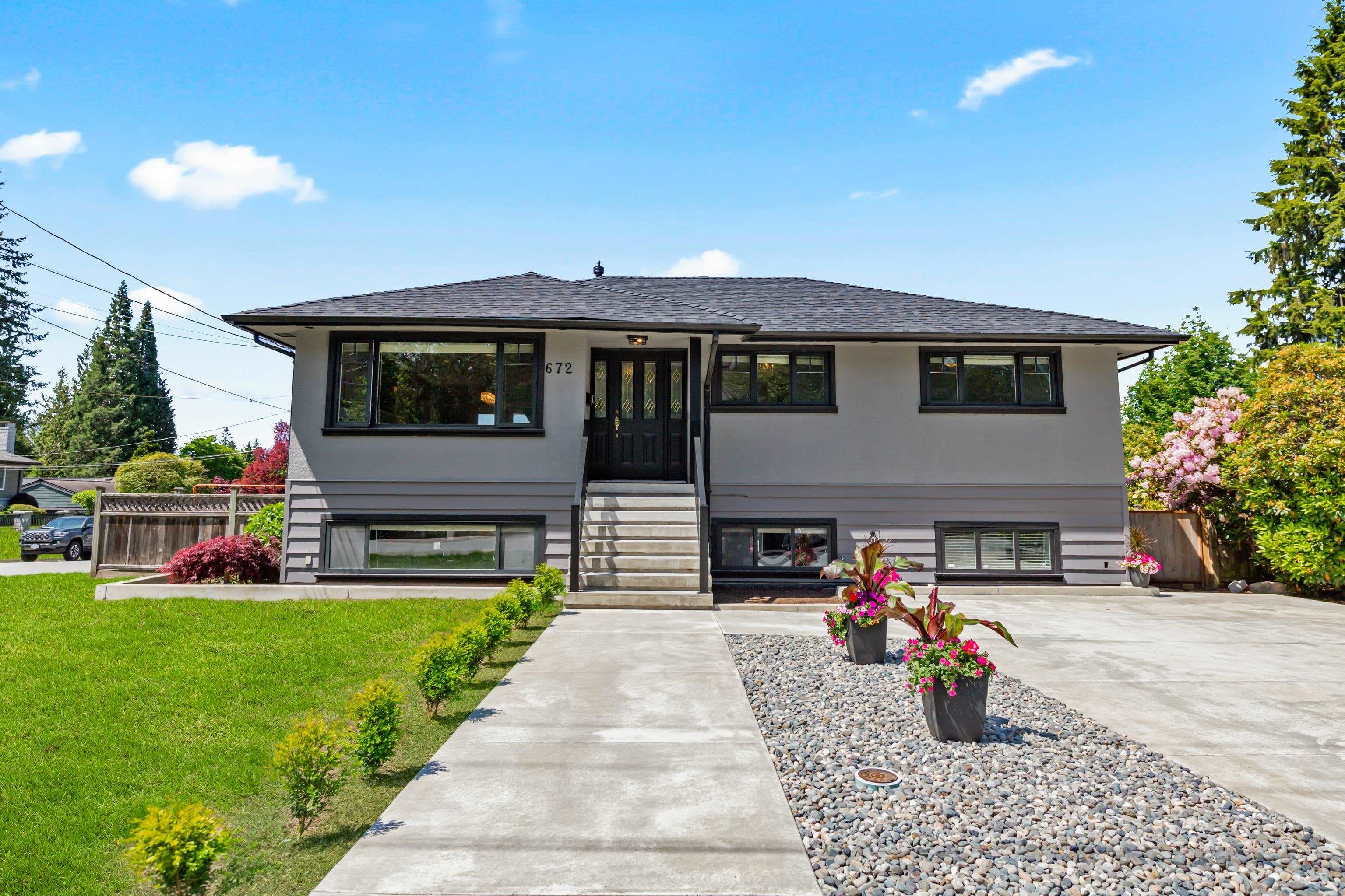 672 Wilmot Street, Coquitlam, V3J 6P4 — photo 2