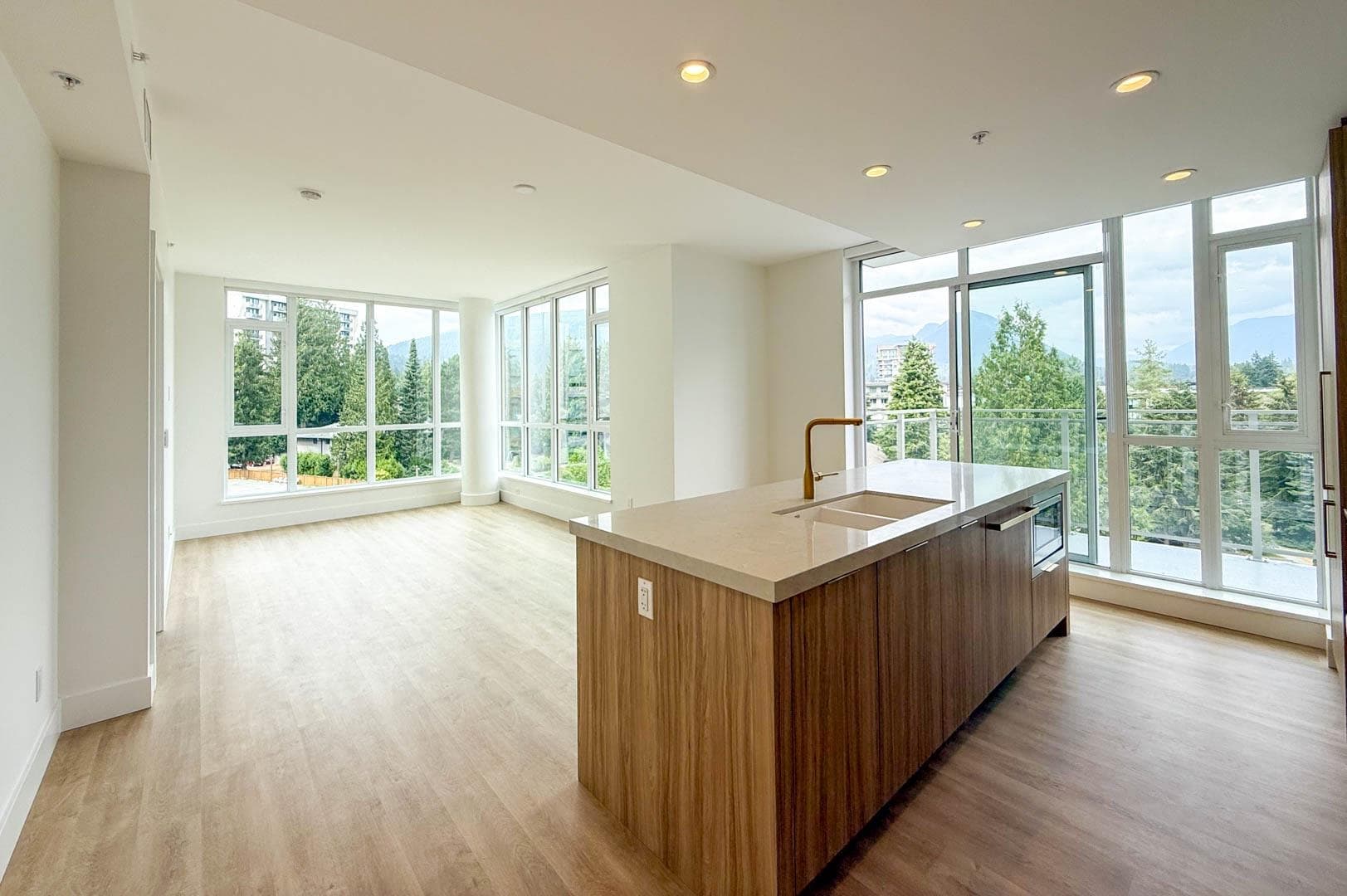 607 - 2385 Emery Court, North Vancouver, V7J 0E9 — photo 4