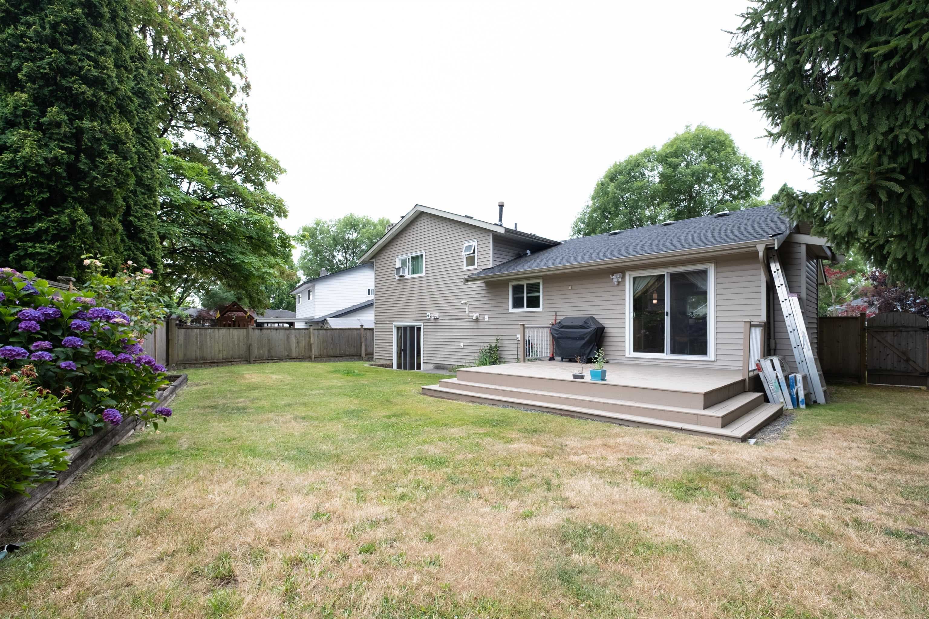 9222 132a Street, Surrey, V3V 7E1 — photo 3