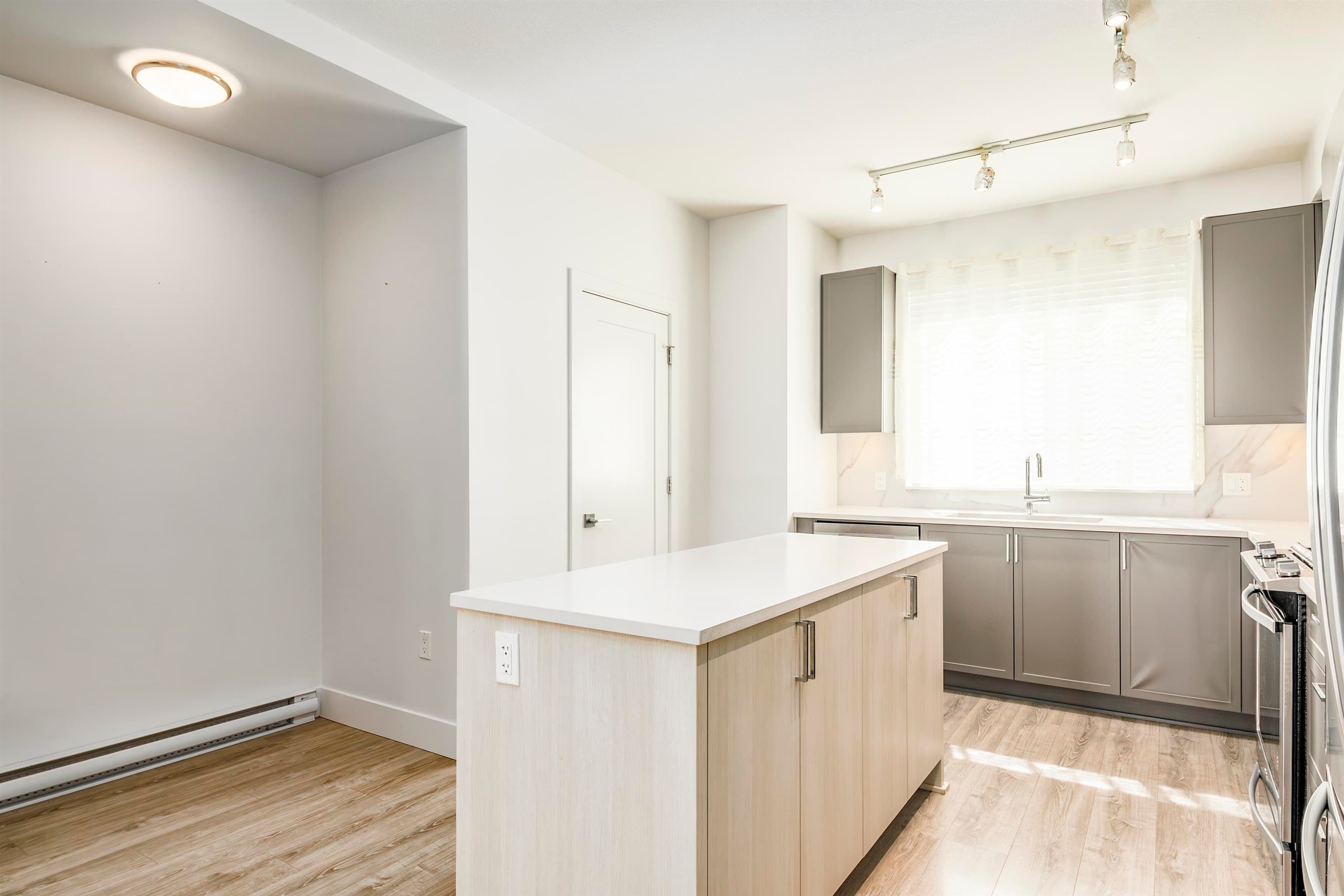 9718 161a Street, Surrey, V4N 6S7 — photo 2