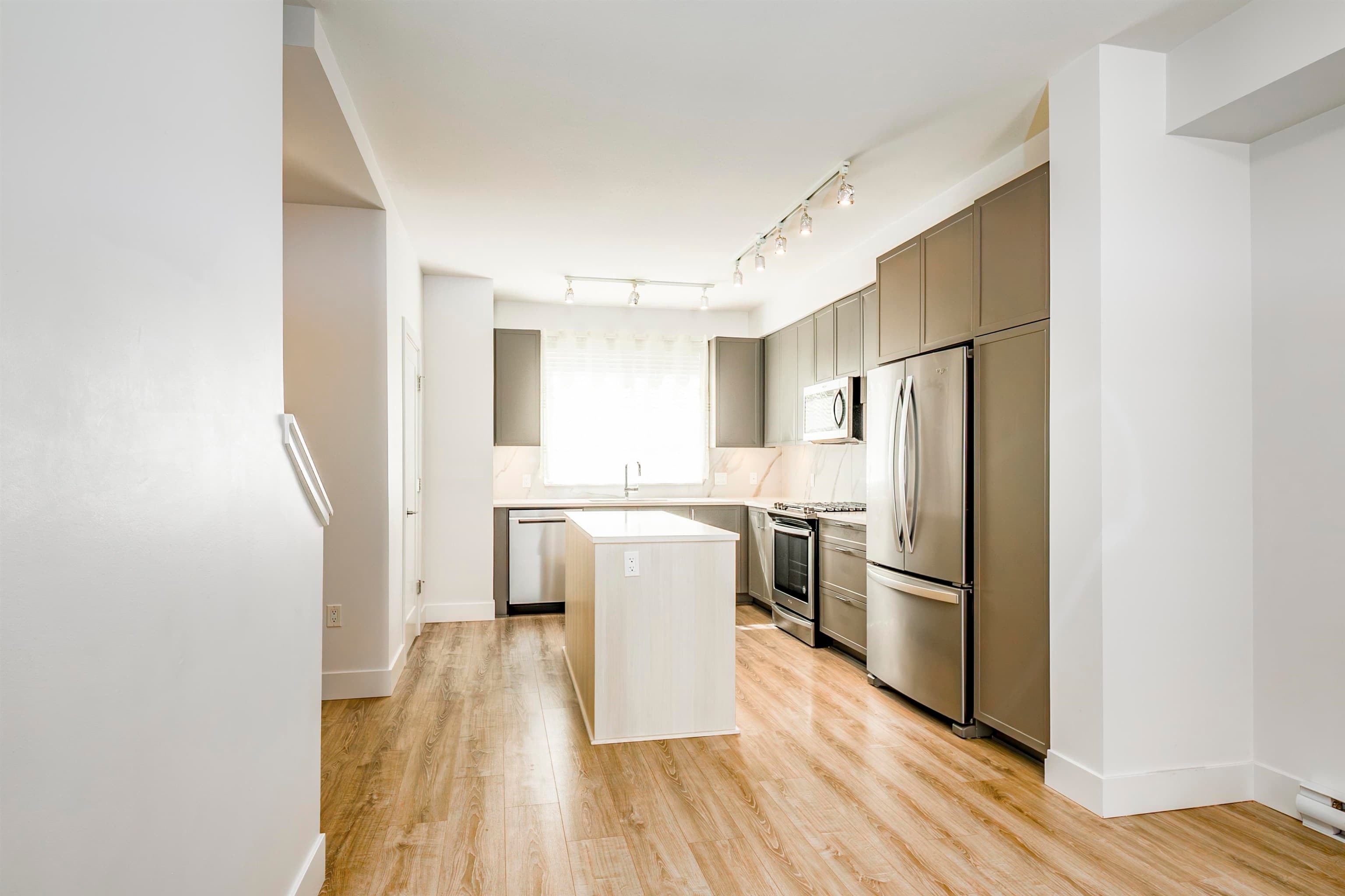 9718 161a Street, Surrey, V4N 6S7 — photo 3