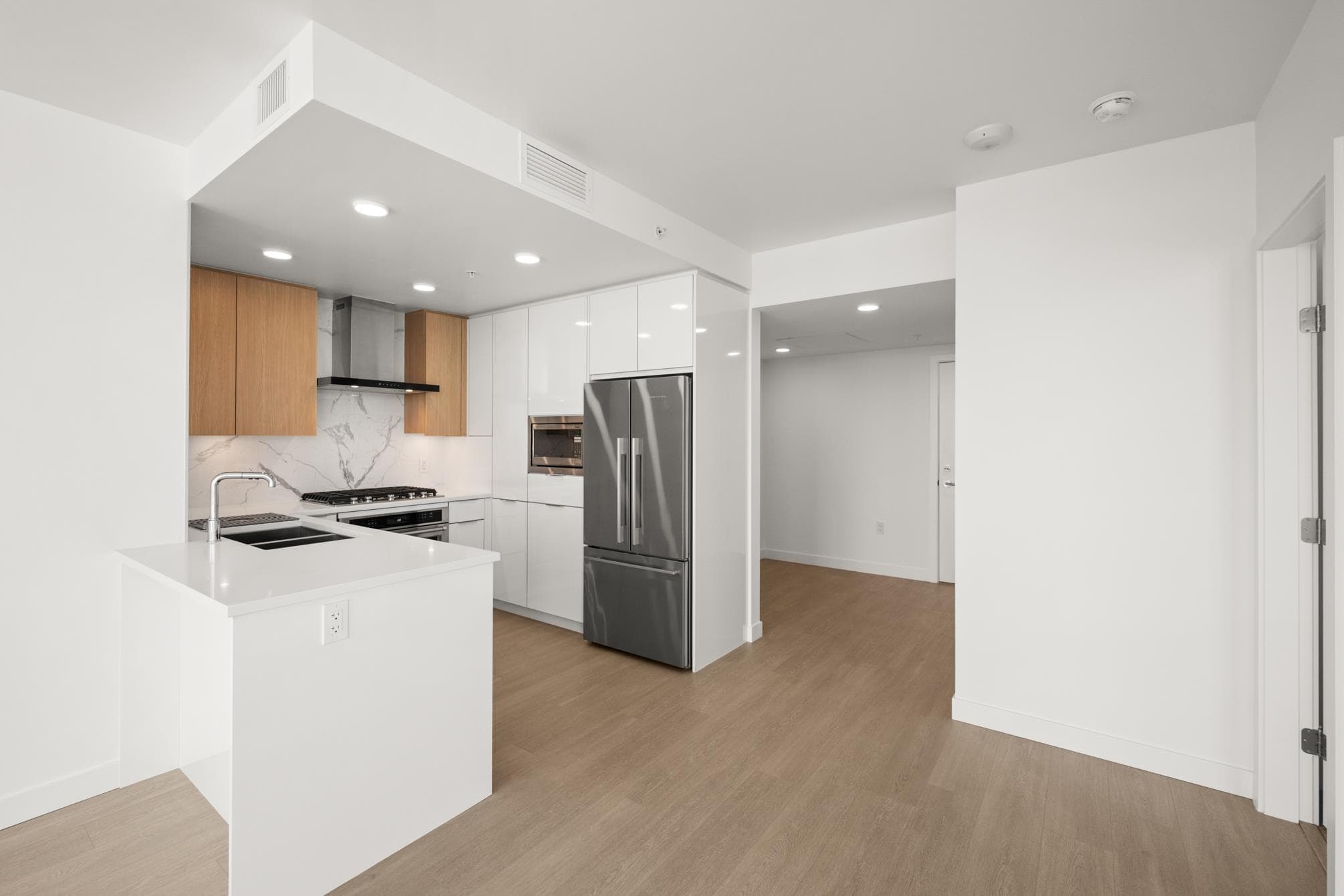 1305 - 7683 Park Crescent, Burnaby, V3N 0J4 — photo 5