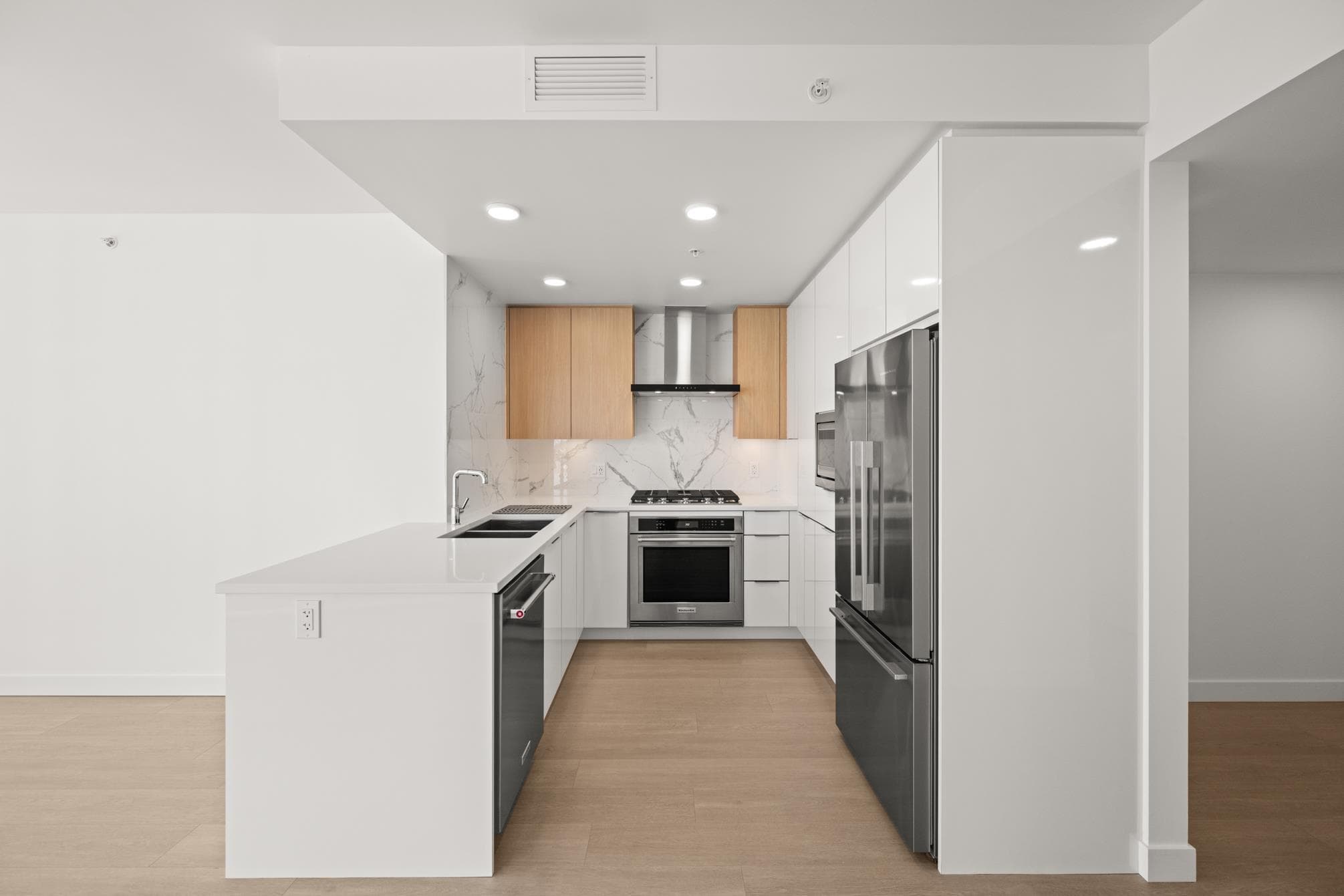 1305 - 7683 Park Crescent, Burnaby, V3N 0J4 — photo 4