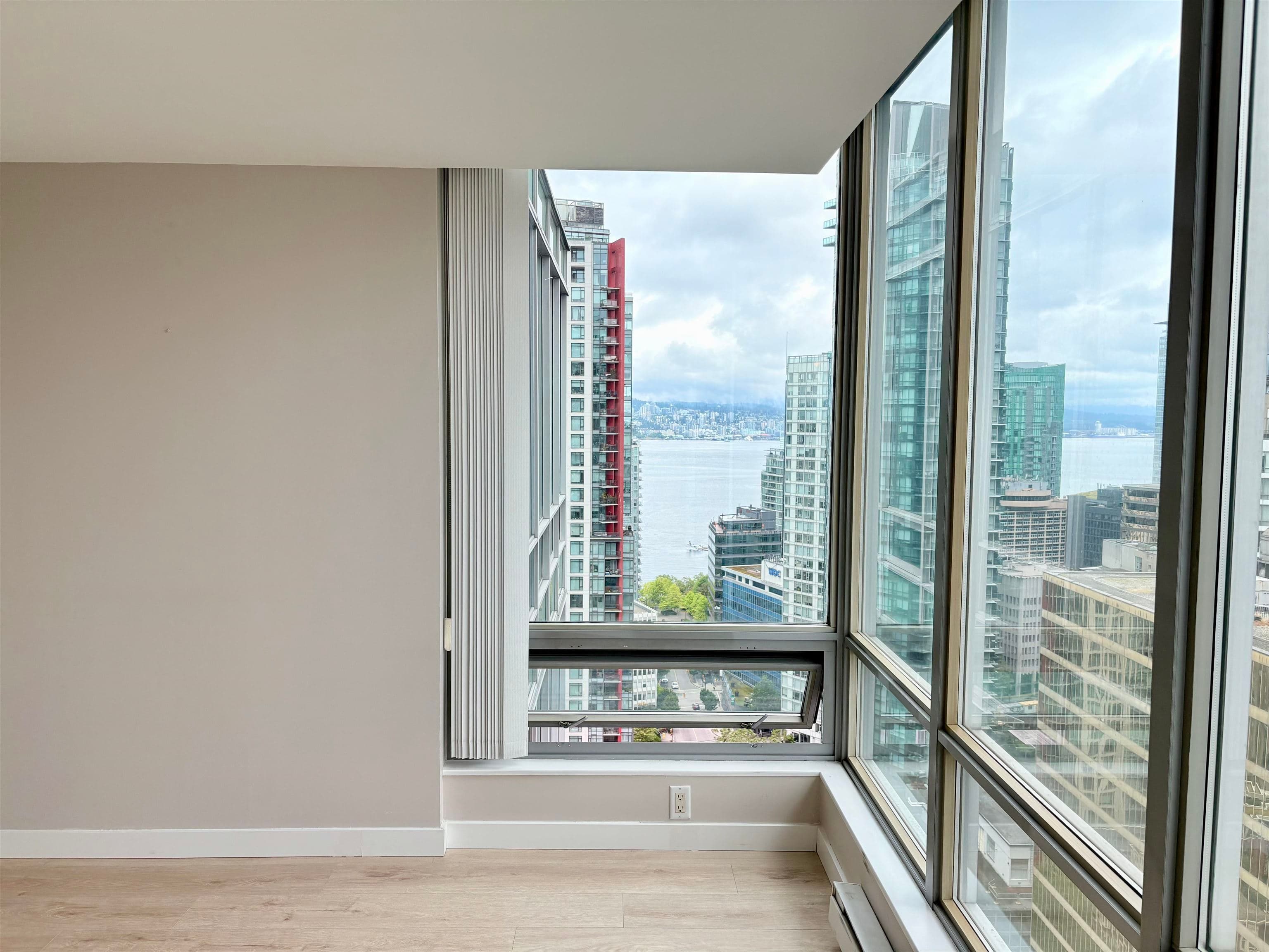 2704 - 1200 W Georgia, Vancouver, V6E 4R2 — photo 4