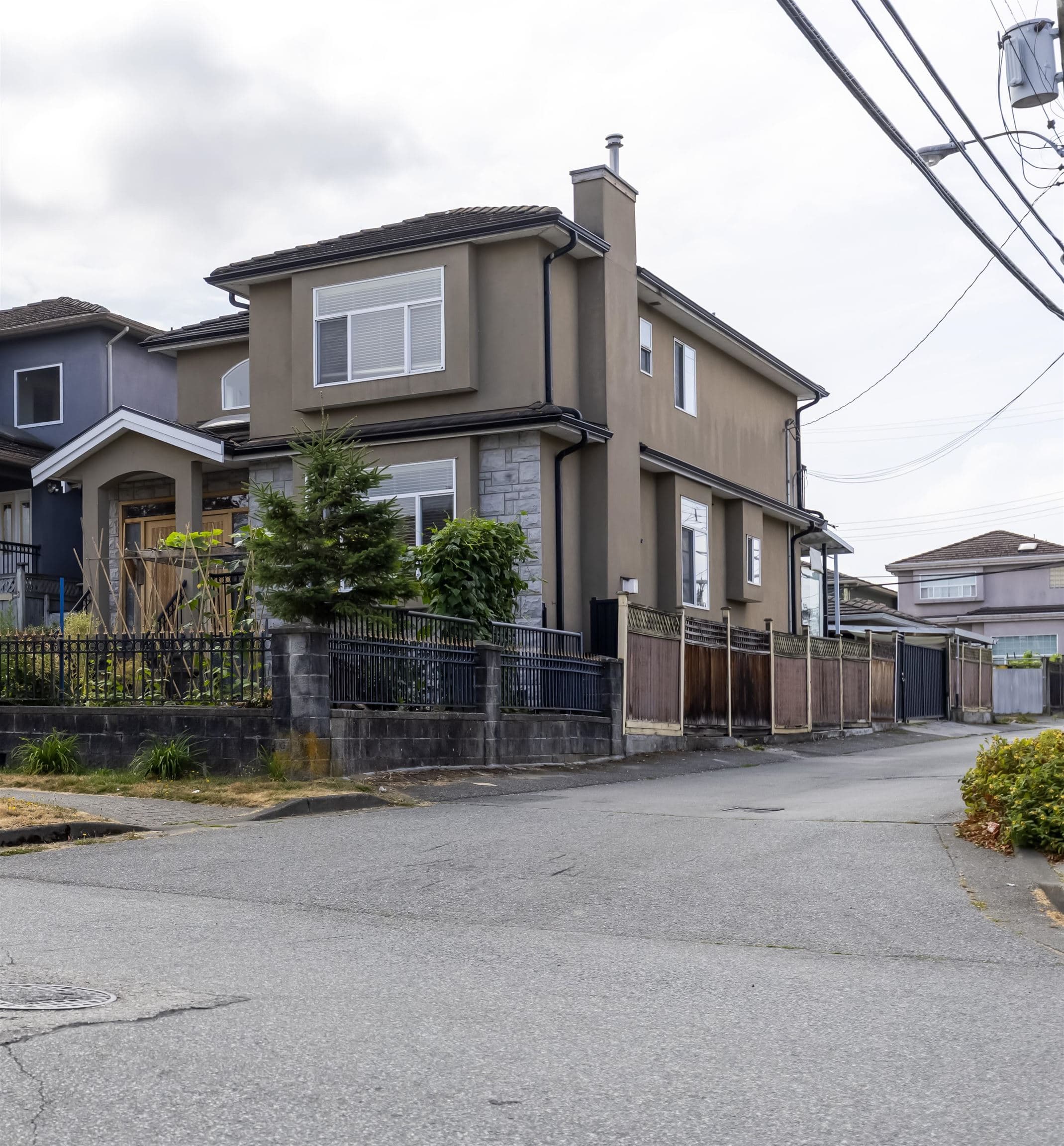 2034 E 38th Avenue, Vancouver, V5P 1G8 — photo 2
