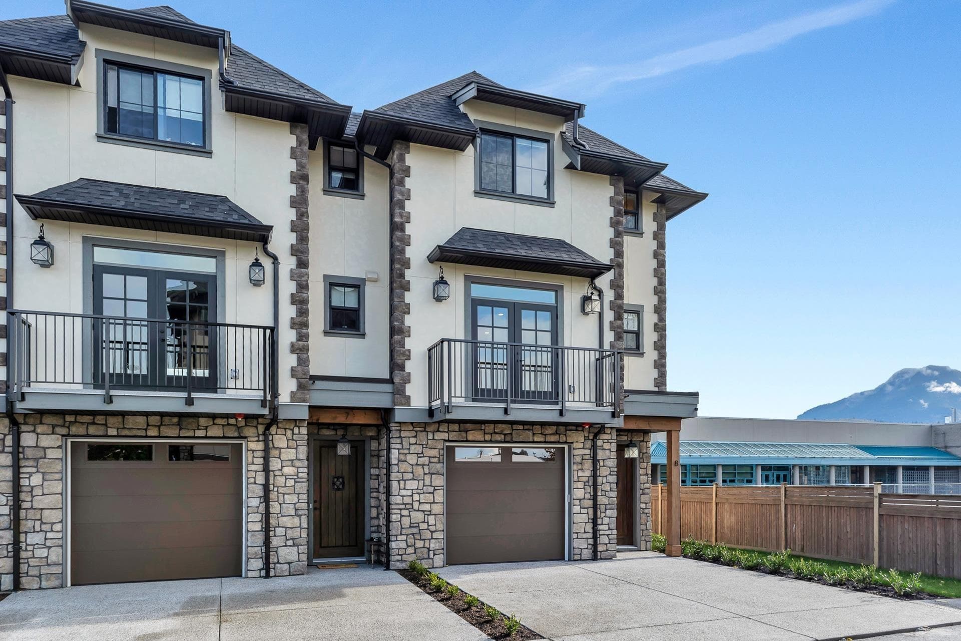 8 - 6590 Fern Street, Chilliwack, V2R 2Z7 — photo 2