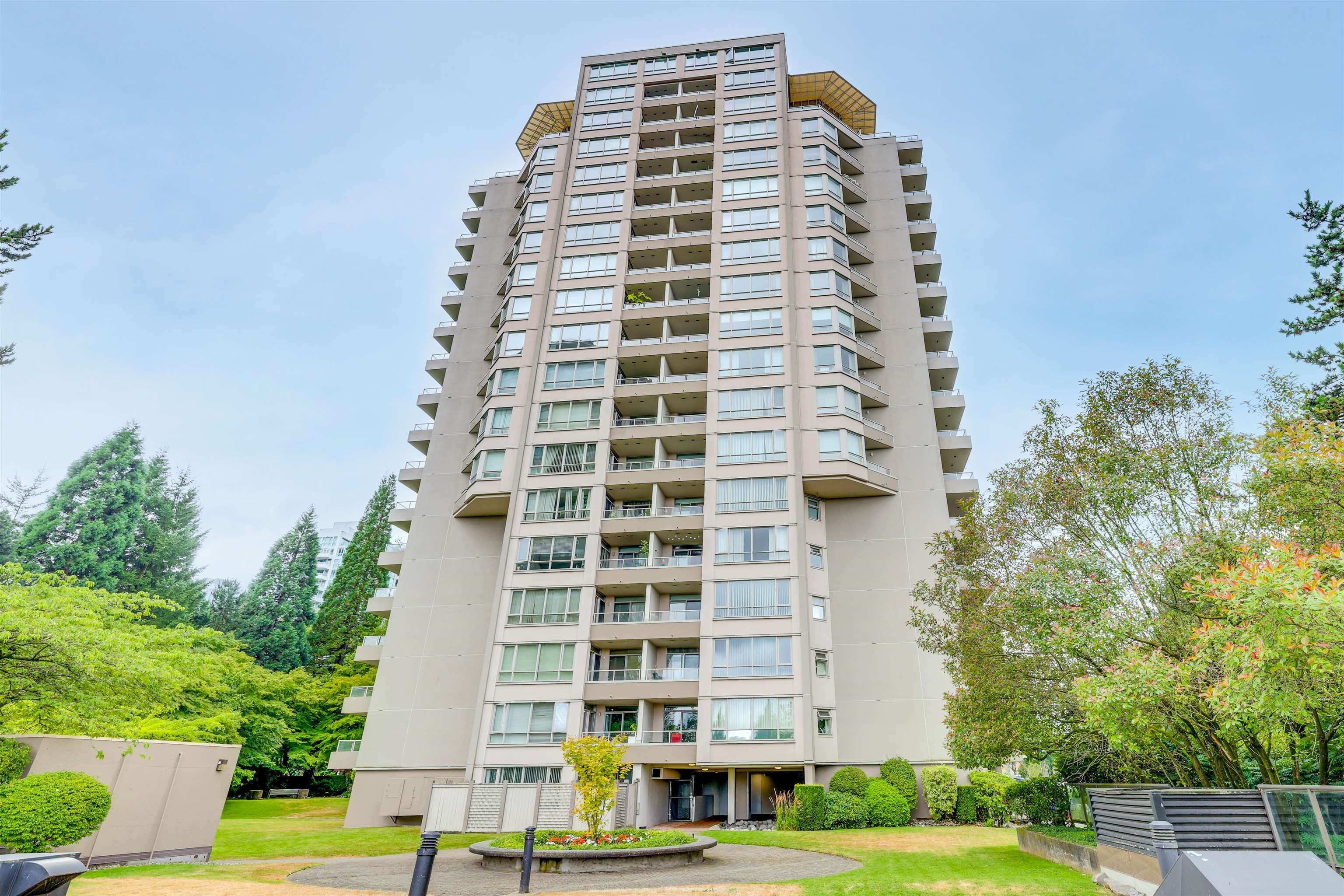 905 - 6070 Mcmurray Avenue, Burnaby, V5H 4J3 — photo 3