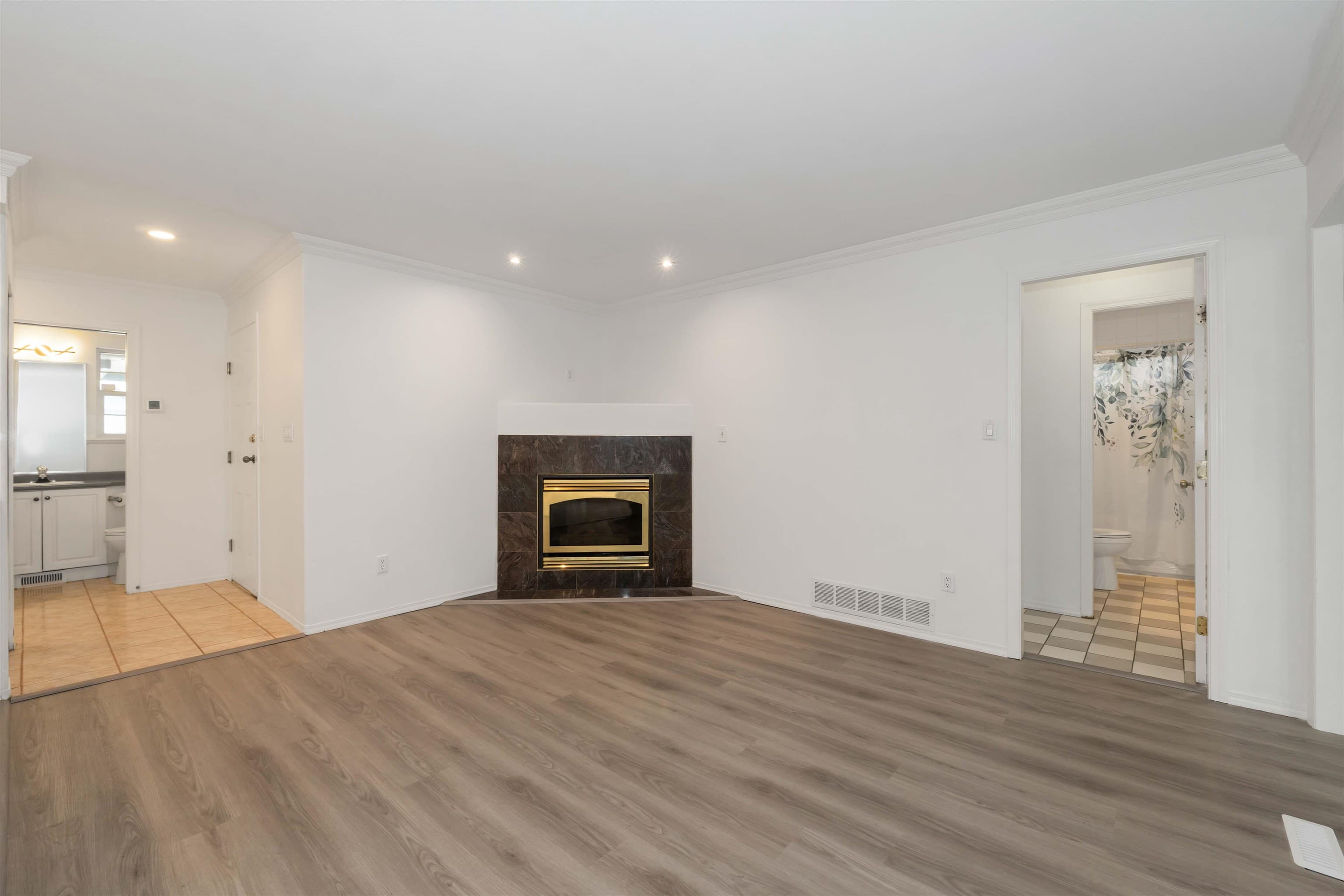30759 Crestview Avenue, Abbotsford, V2T 6R6 — photo 5