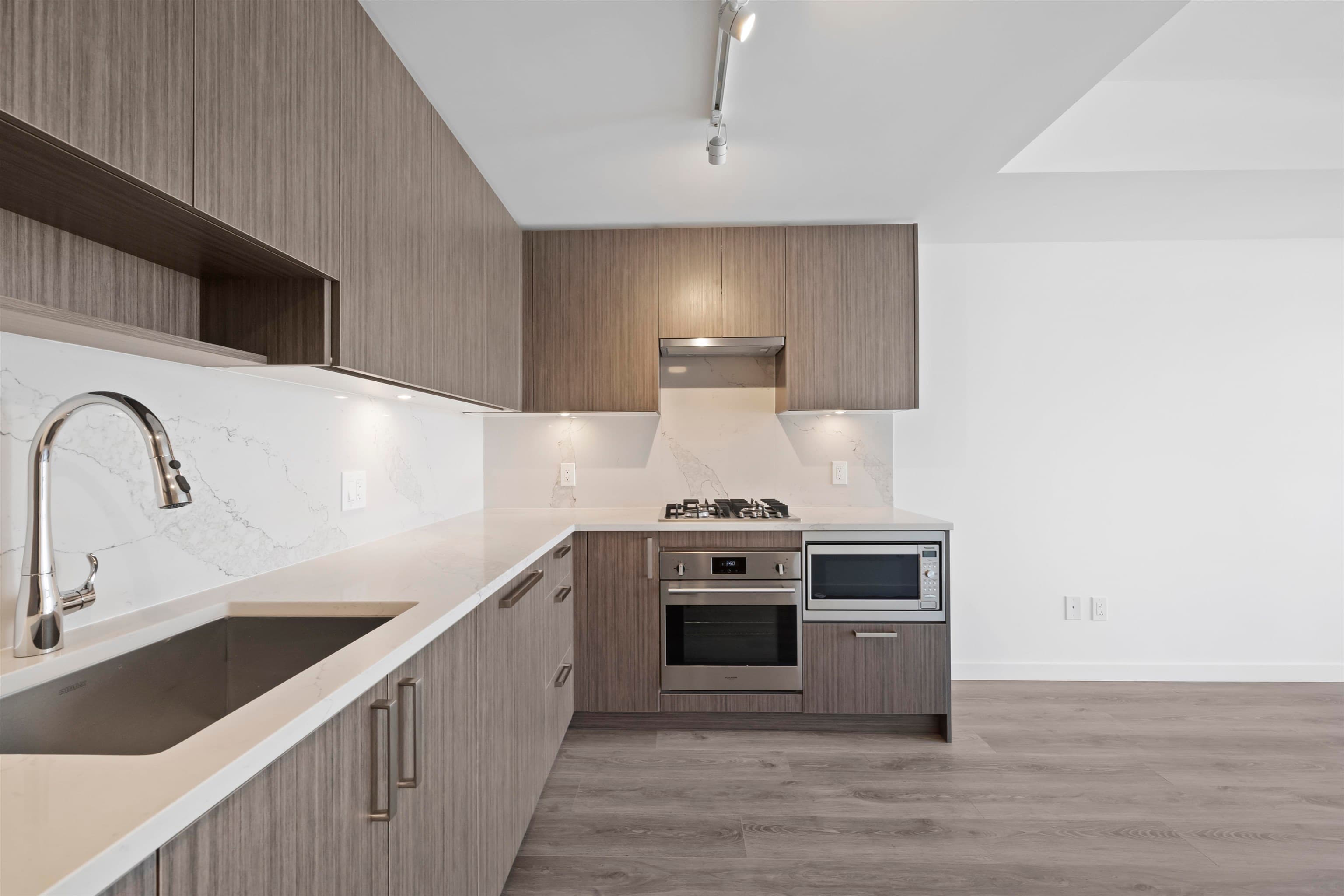 1211 - 13350 Central Avenue, Surrey, V3T 0S1 — photo 3