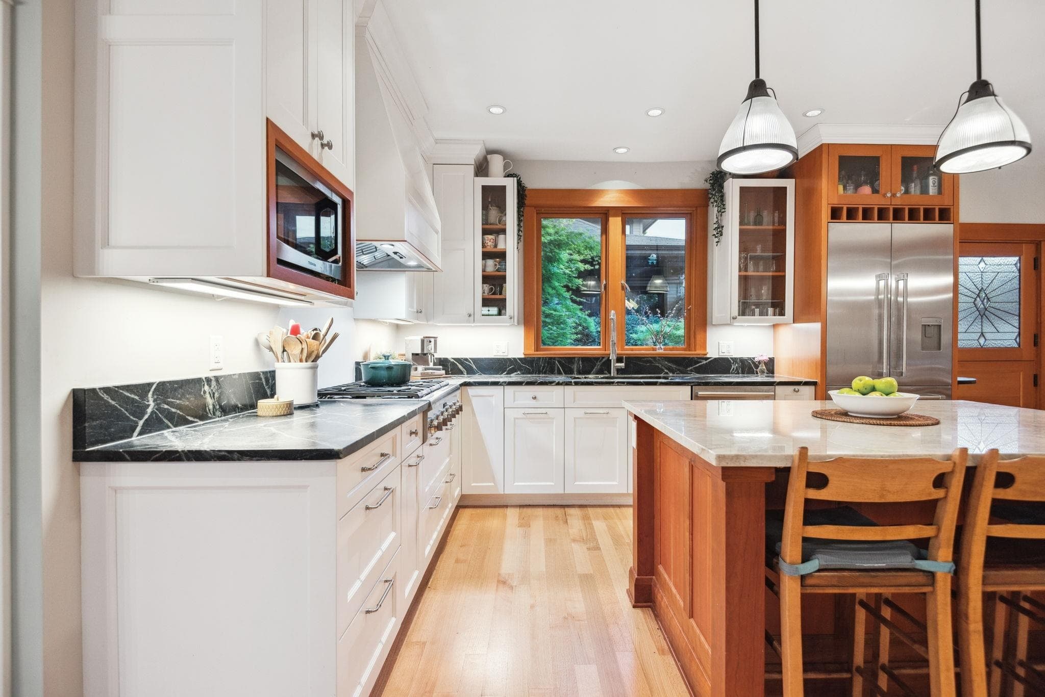 346 E 5th Street, North Vancouver, V7L 1L9 — photo 2
