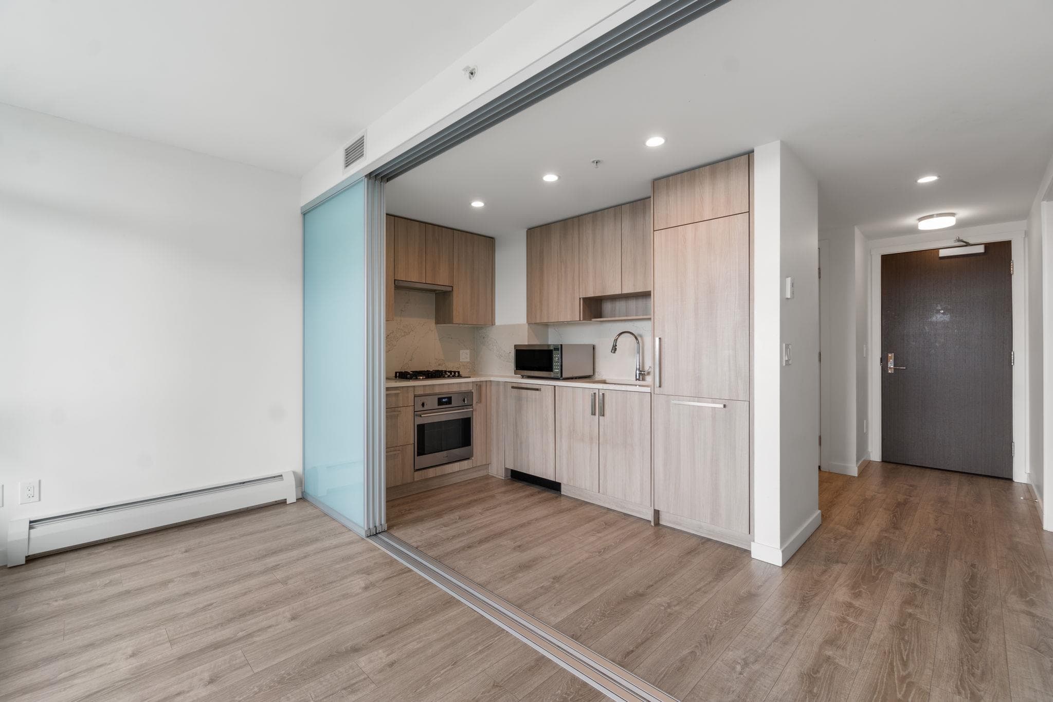 1112 - 13350 Central Avenue, Surrey, V3T 0S1 — photo 4