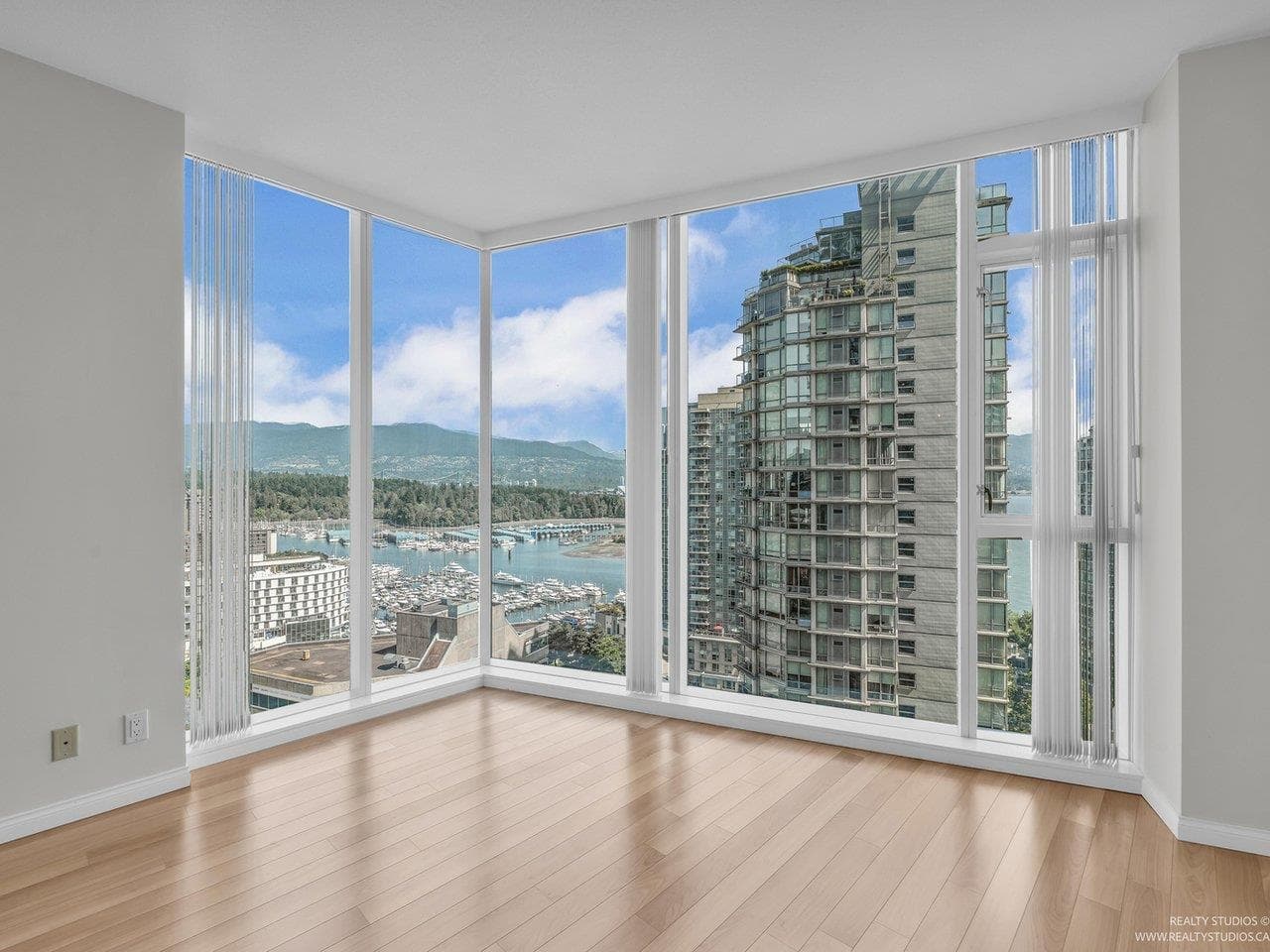 1905 - 1211 Melville Street, Vancouver, V6E 0A7 — photo 2