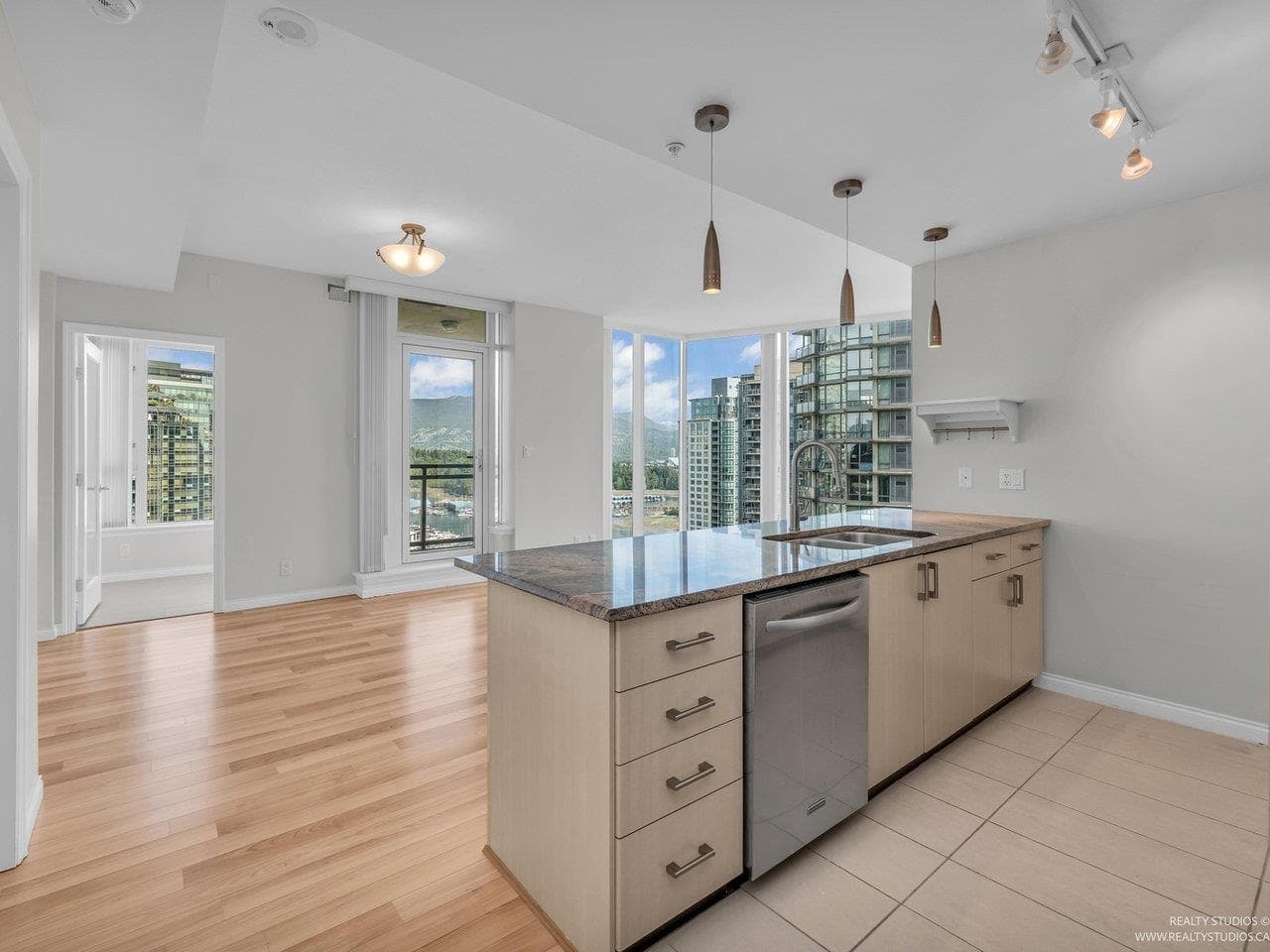 1905 - 1211 Melville Street, Vancouver, V6E 0A7 — photo 3