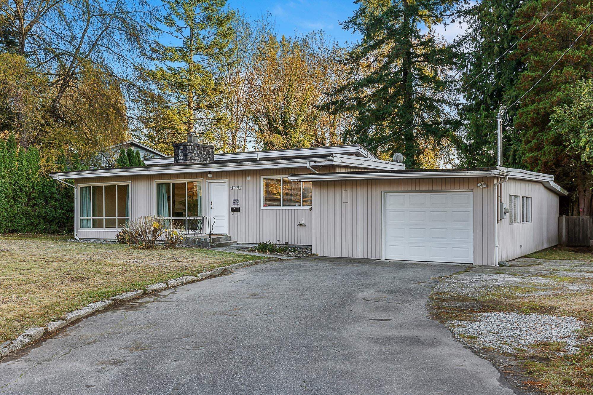 22090 Cliff Avenue, Maple Ridge, V2X 2L2 — photo 2