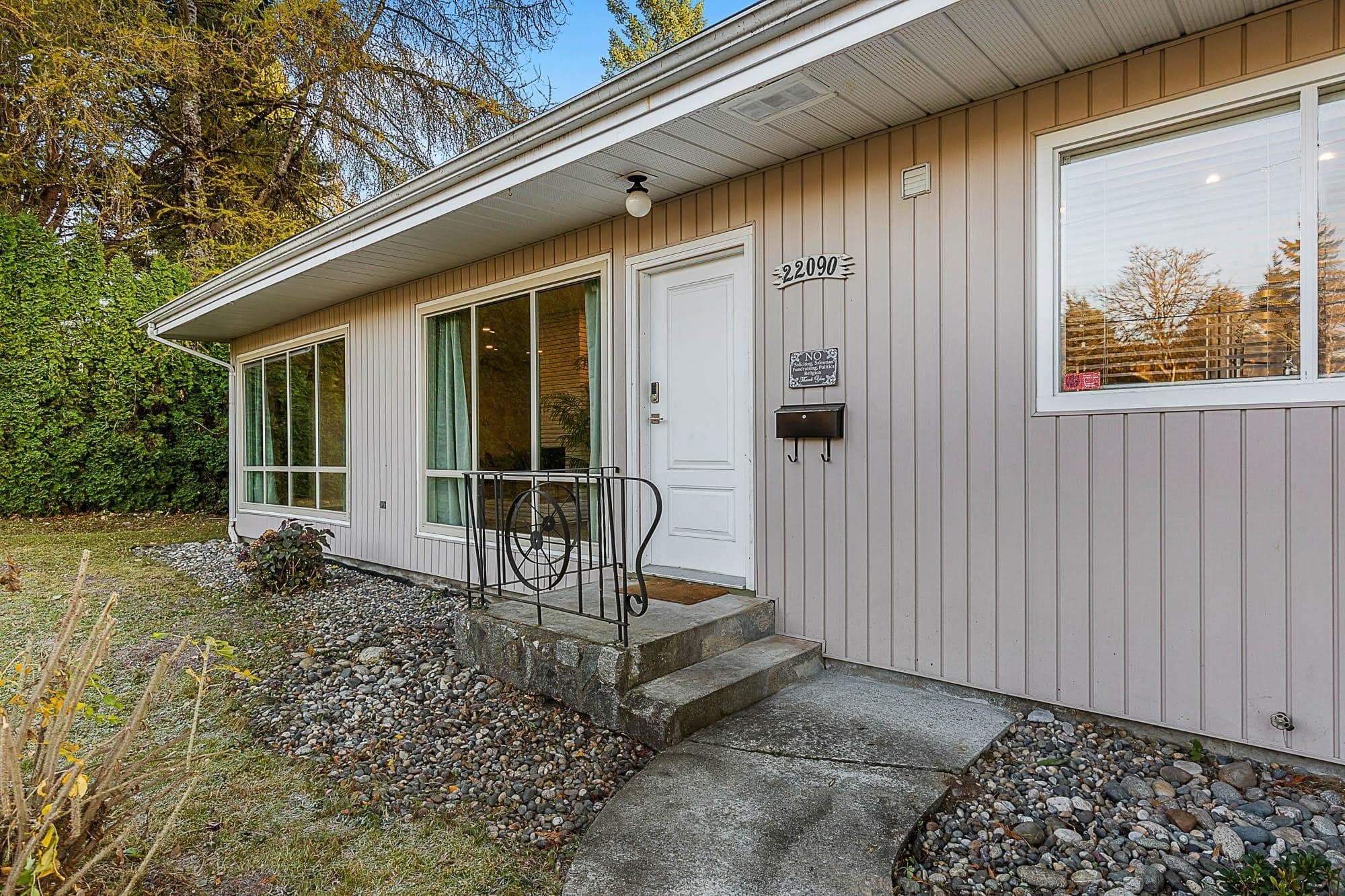 22090 Cliff Avenue, Maple Ridge, V2X 2L2 — photo 3