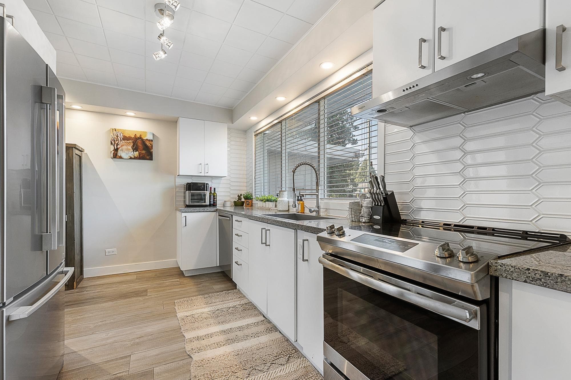 22090 Cliff Avenue, Maple Ridge, V2X 2L2 — photo 5