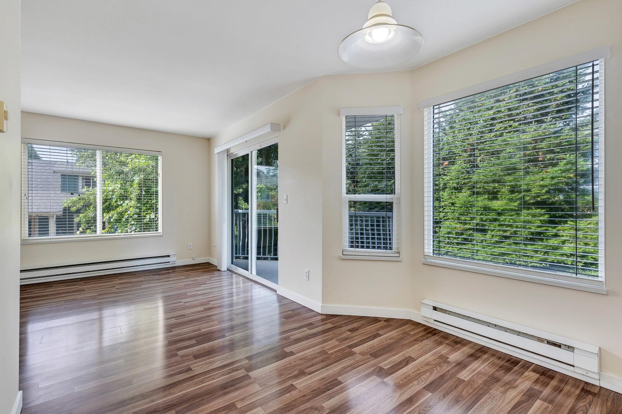 209 - 45222 Watson Road, Chilliwack, V2R 3J4 — photo 2