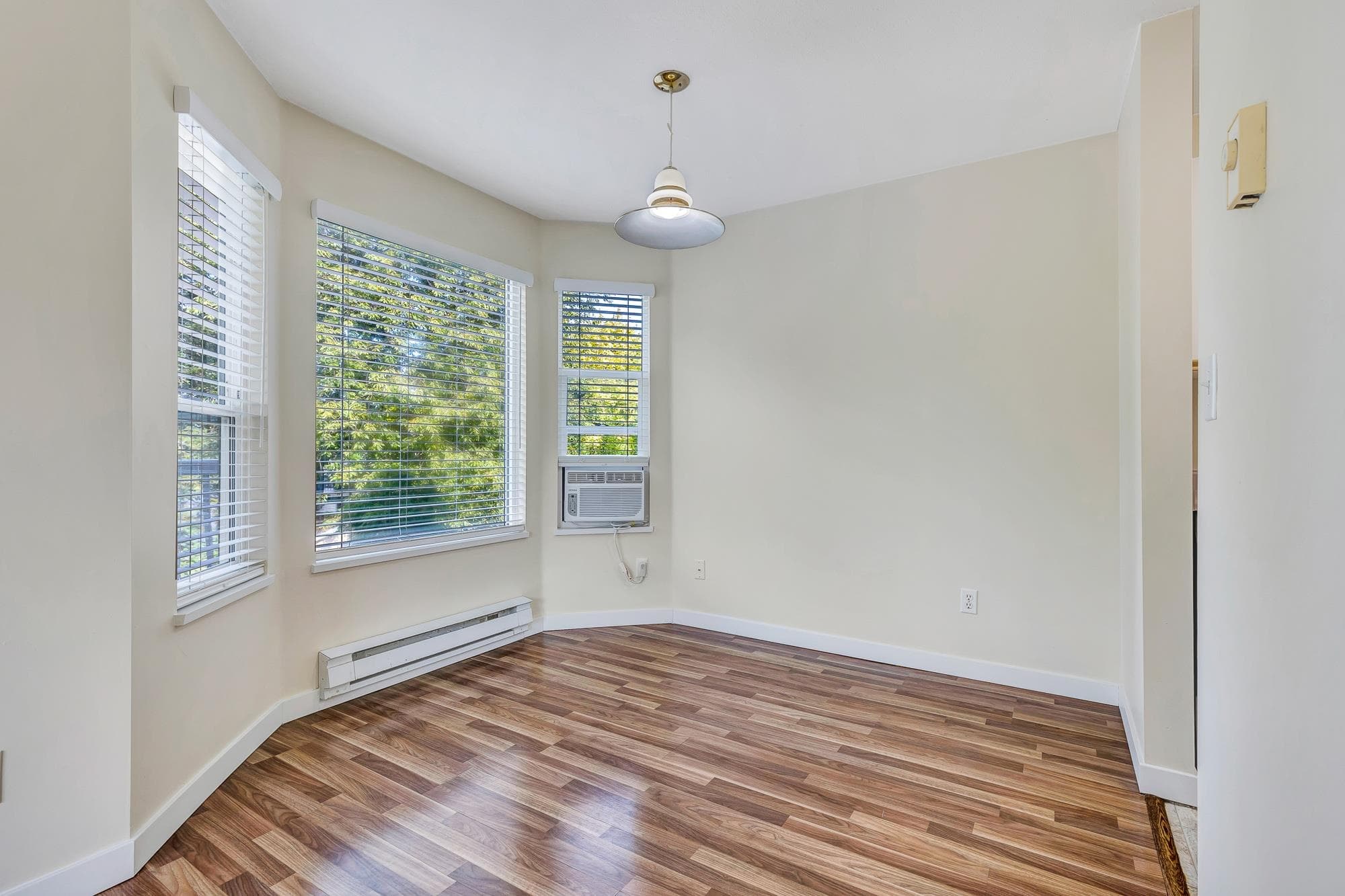 209 - 45222 Watson Road, Chilliwack, V2R 3J4 — photo 3