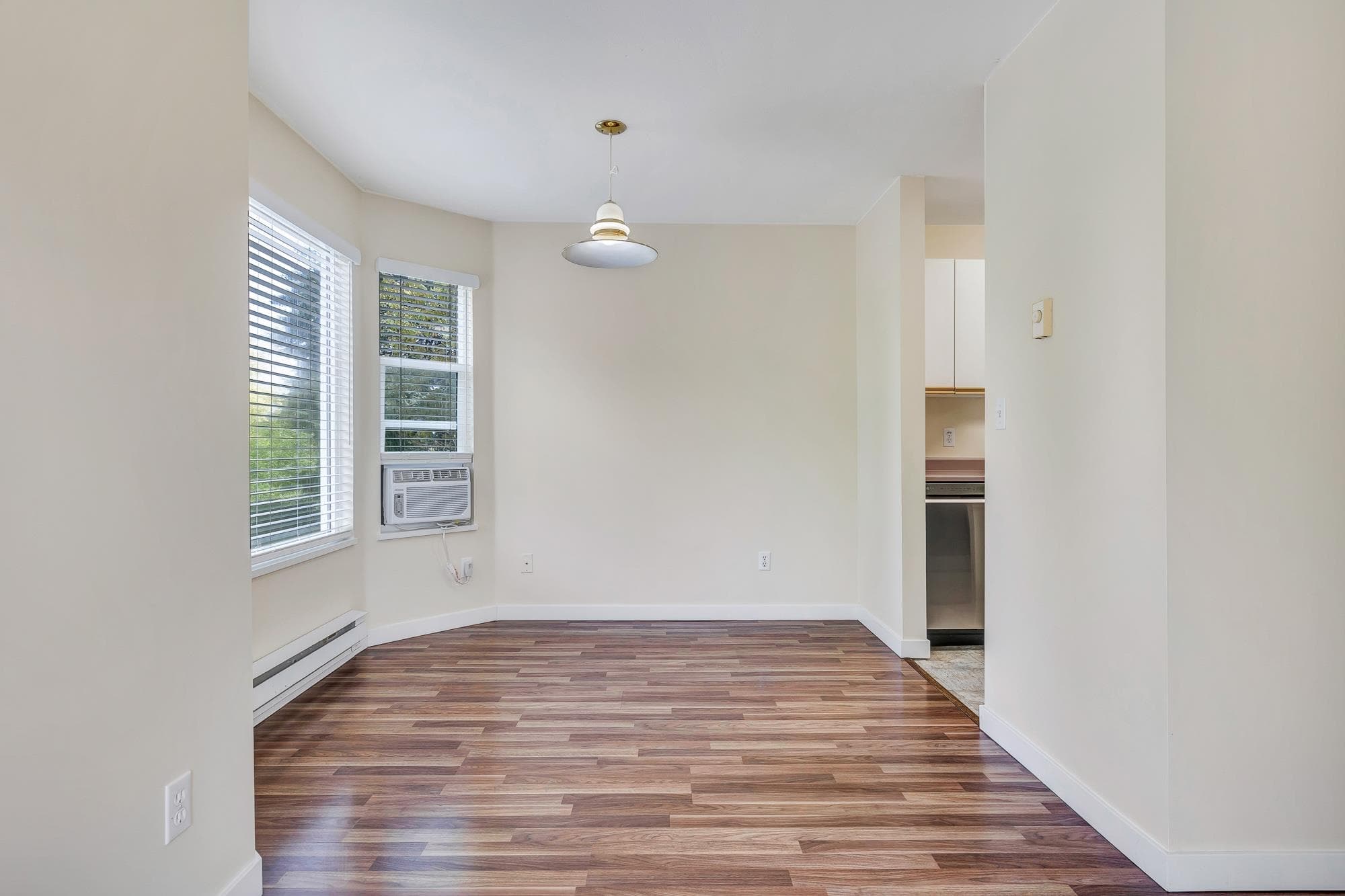 209 - 45222 Watson Road, Chilliwack, V2R 3J4 — photo 4