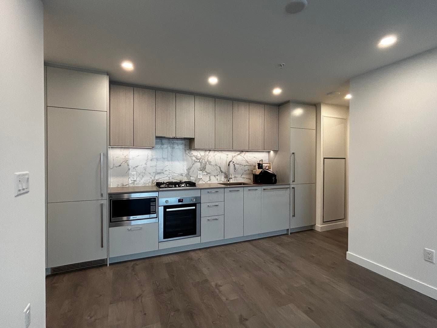2405 - 6468 Willingdon Avenue, Burnaby, V5H 0L3 — photo 2